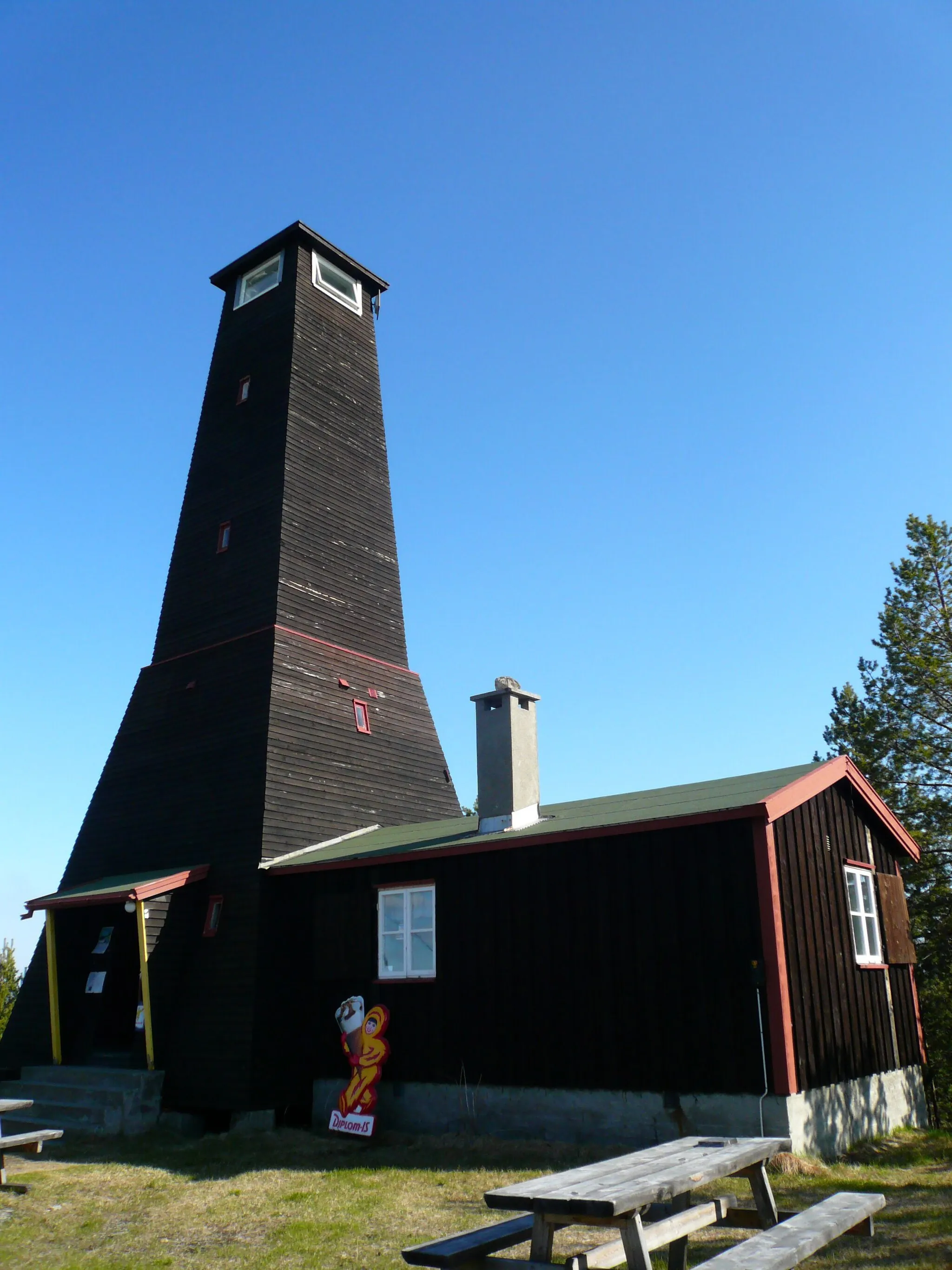 Photo showing: Vakttårn og utkikkstårn ved grensen mellom Norge og Russland.