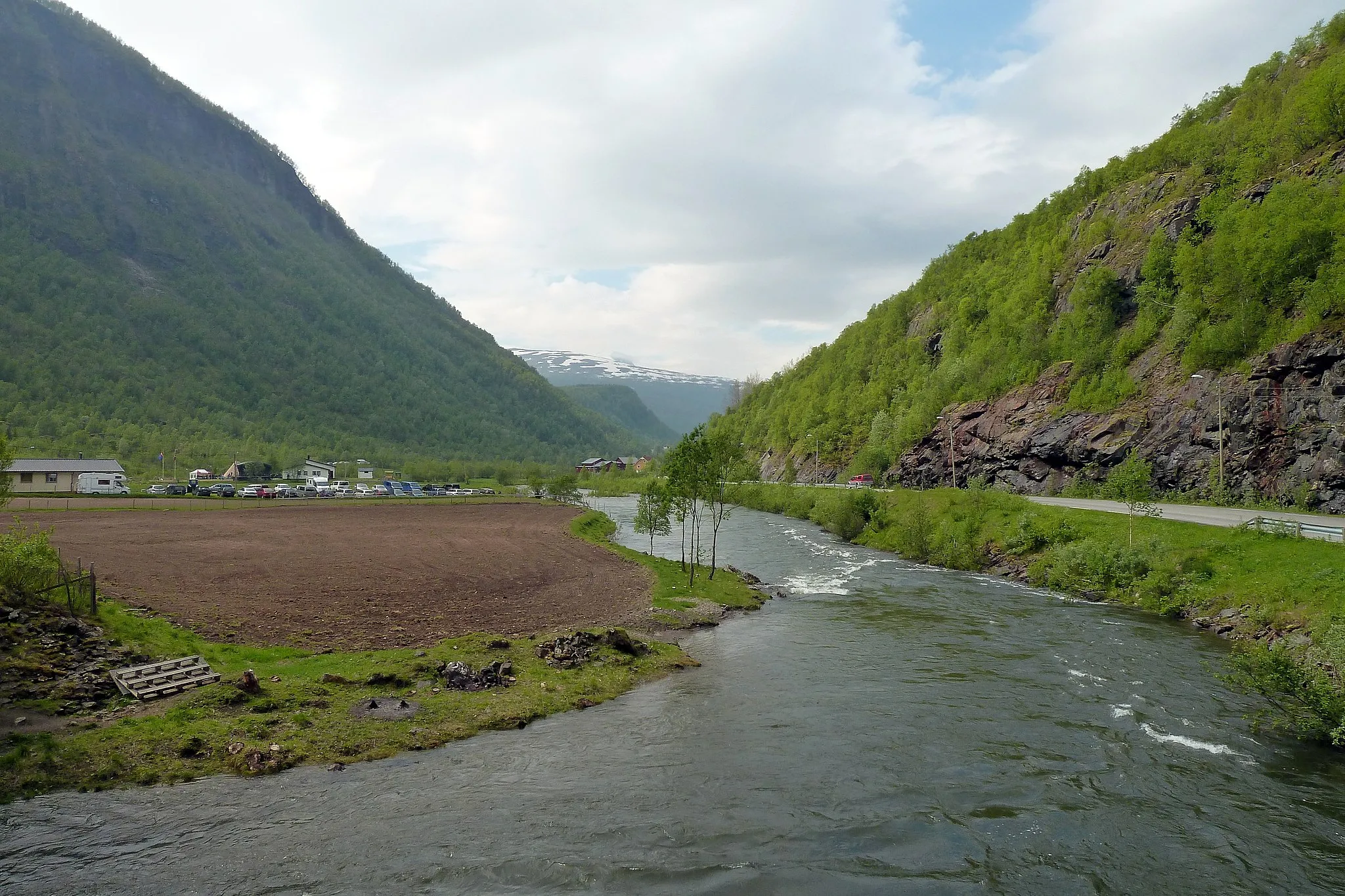 Photo showing: Spansdalen in Lavangen, Norway. View in direction towards Tennevoll.
