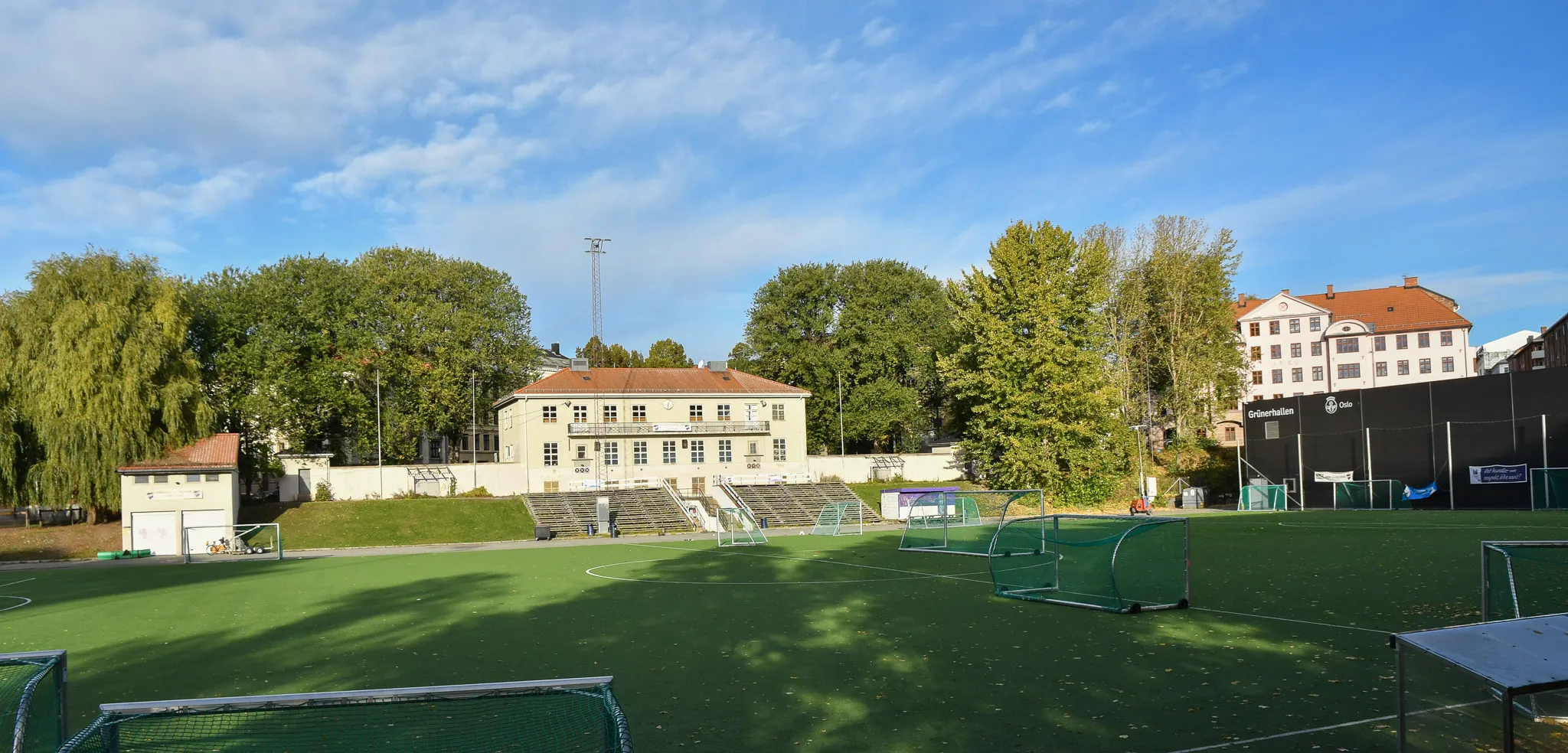 Photo showing: Dælenenga idrettspark og klubbhuset