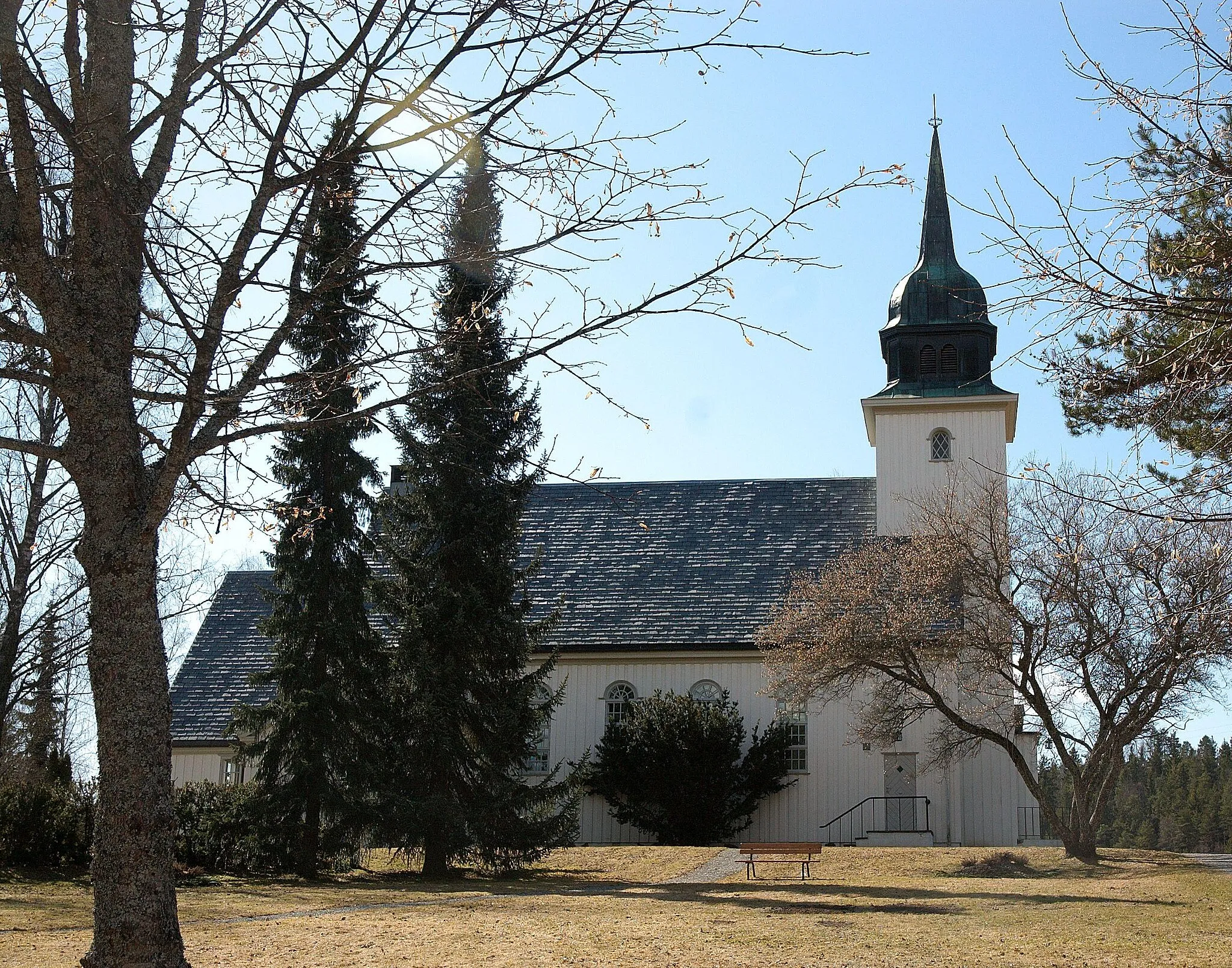 Photo showing: Klemetsrud kirke i nybarokk tegnet av Herman Major Backer (1856-1932). Fullført ved arkitekt Einar Engelstad (1876-1958) i 1932-33 etter Backers død.
¤

Klemetsrud church designed by architect Herman Major Backer (1856-1932). Completed by architect Einar Engelstad (1876-1958) in 1932-33 after Backers death.