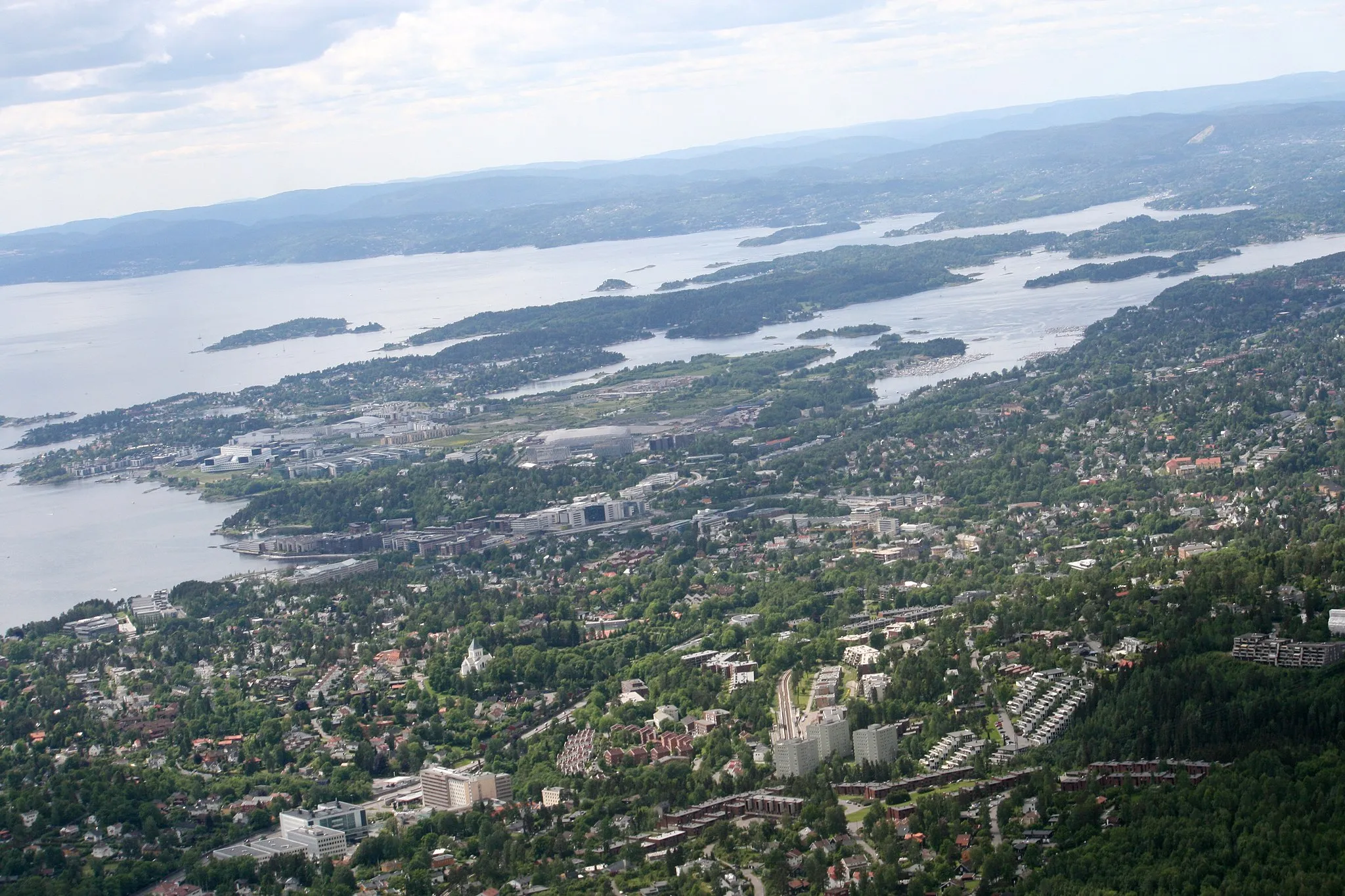 Photo showing: Aerial photograph from June 14th, 2015.