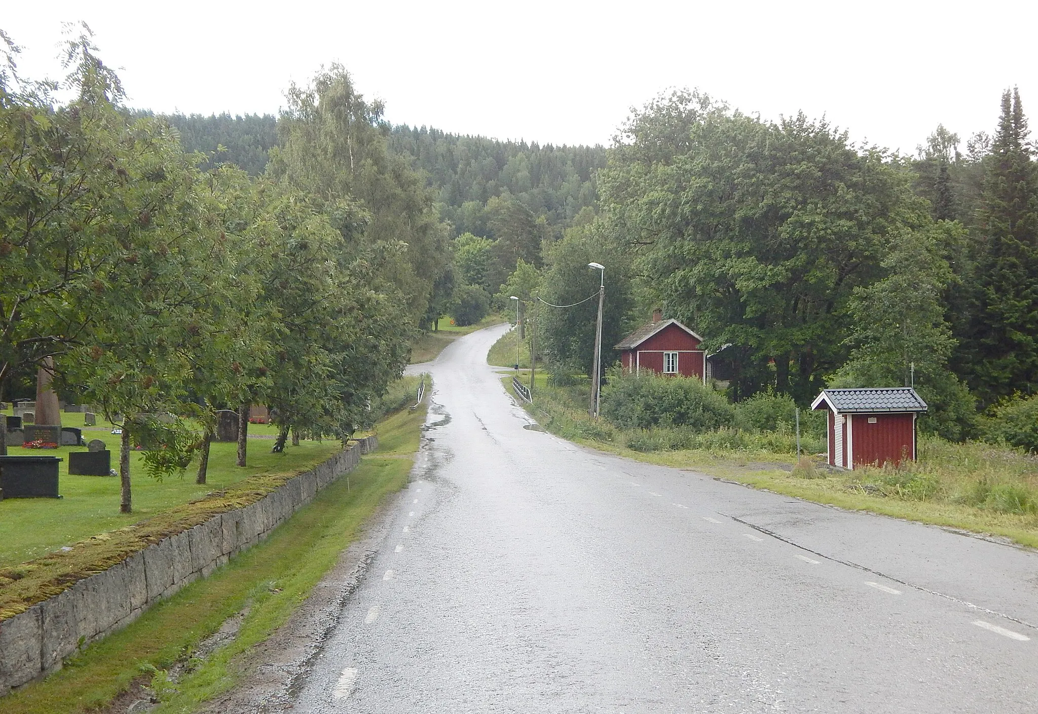 Photo showing: Sekundär länsväg S631 vid Skillingmarks kyrka i Skillingsfors