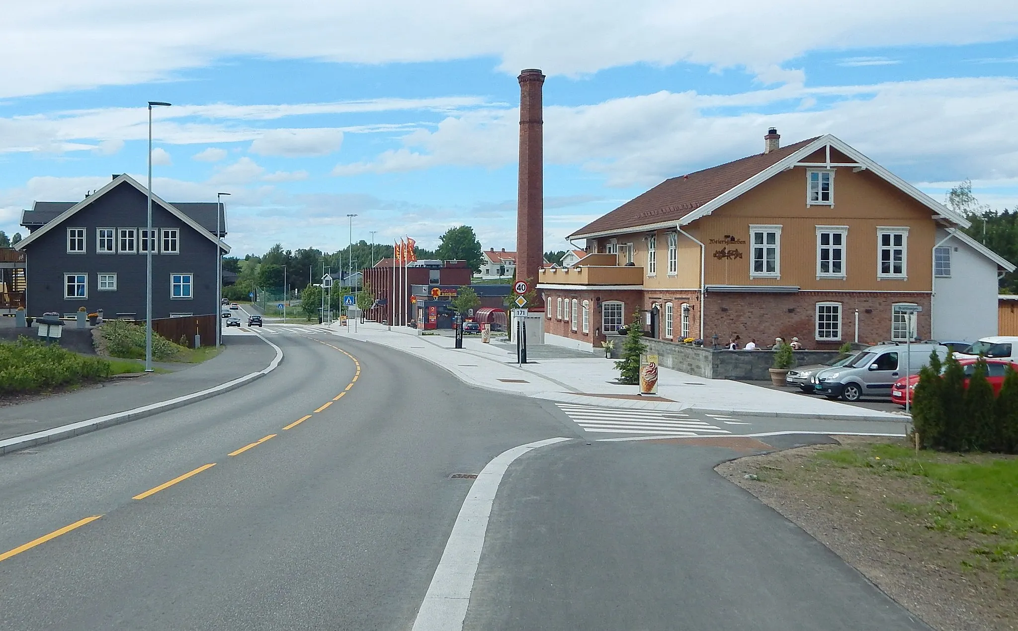 Photo showing: Lørenfallet med Meierigaarden og fylkesvei 171 i retning Frogner
