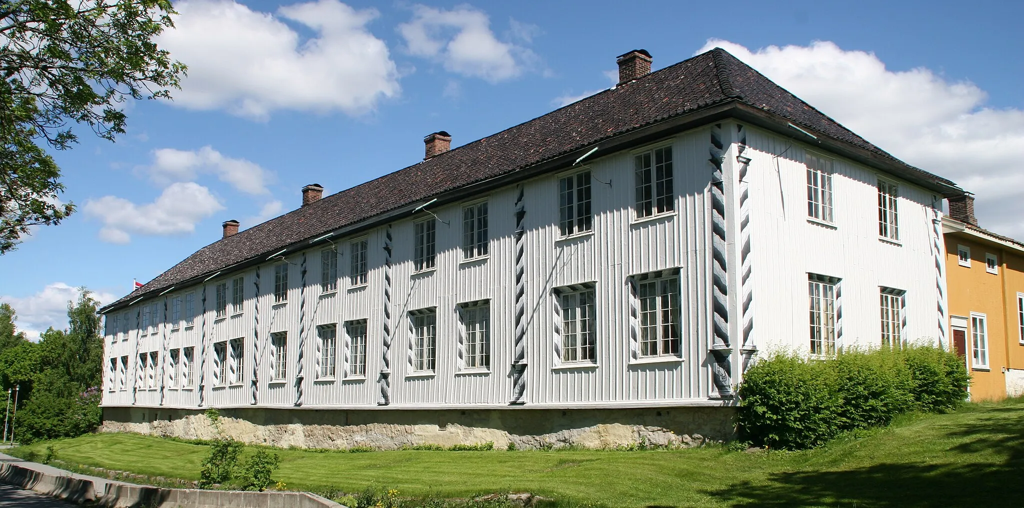 Photo showing: Fossesholm manor in Vestfossen, Norway