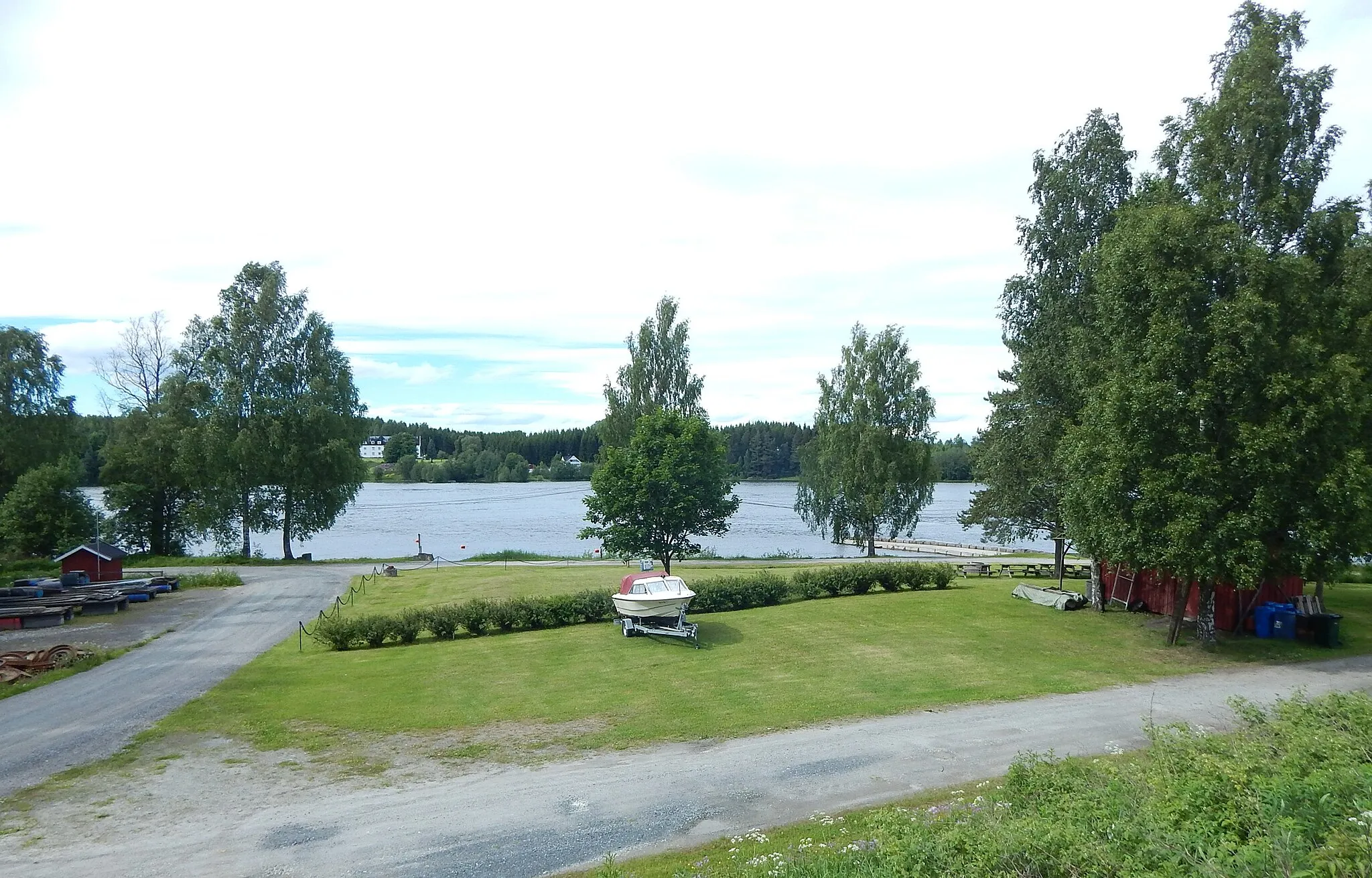 Photo showing: Ved Glomma, nedenfor Haga stasjon (Nes i Akershus)