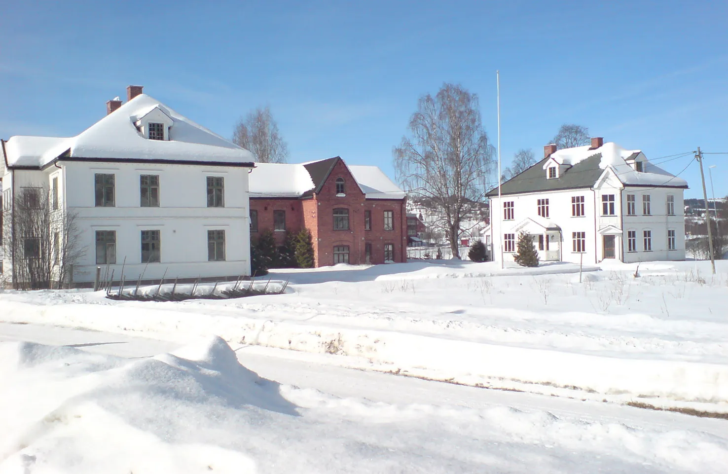 Photo showing: Roa Evangeliesenter - the first buildings used by Evangeliesenteret.
no:Stiftelsen Pinsevennenes Evangeliesenter