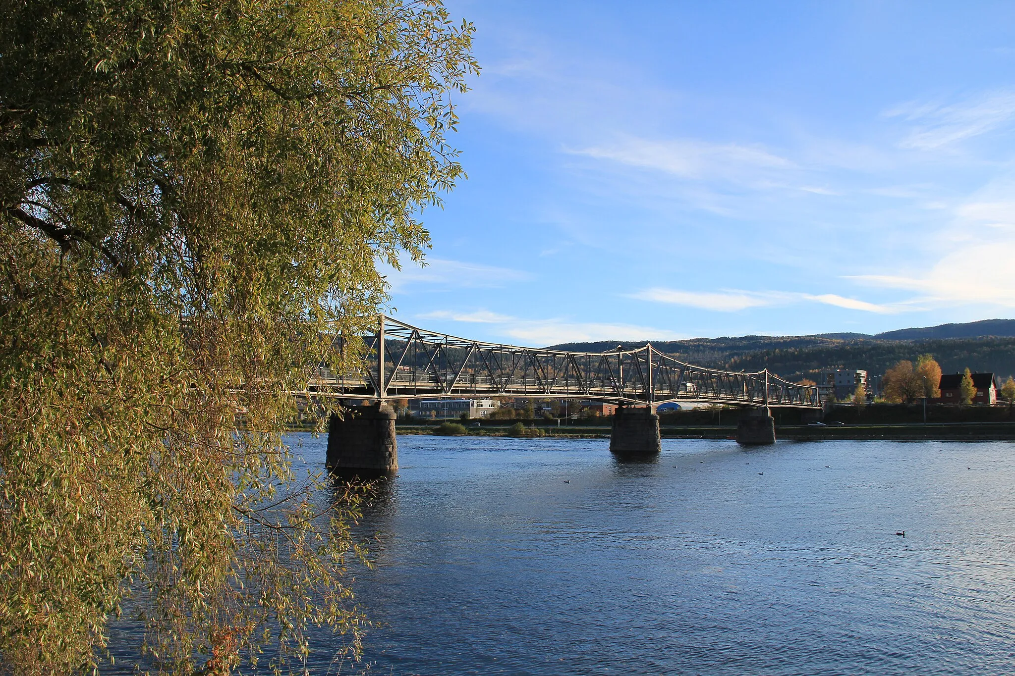 Photo showing: Mjøndalsbrua from Krokstadelva towards Mjøndalen.