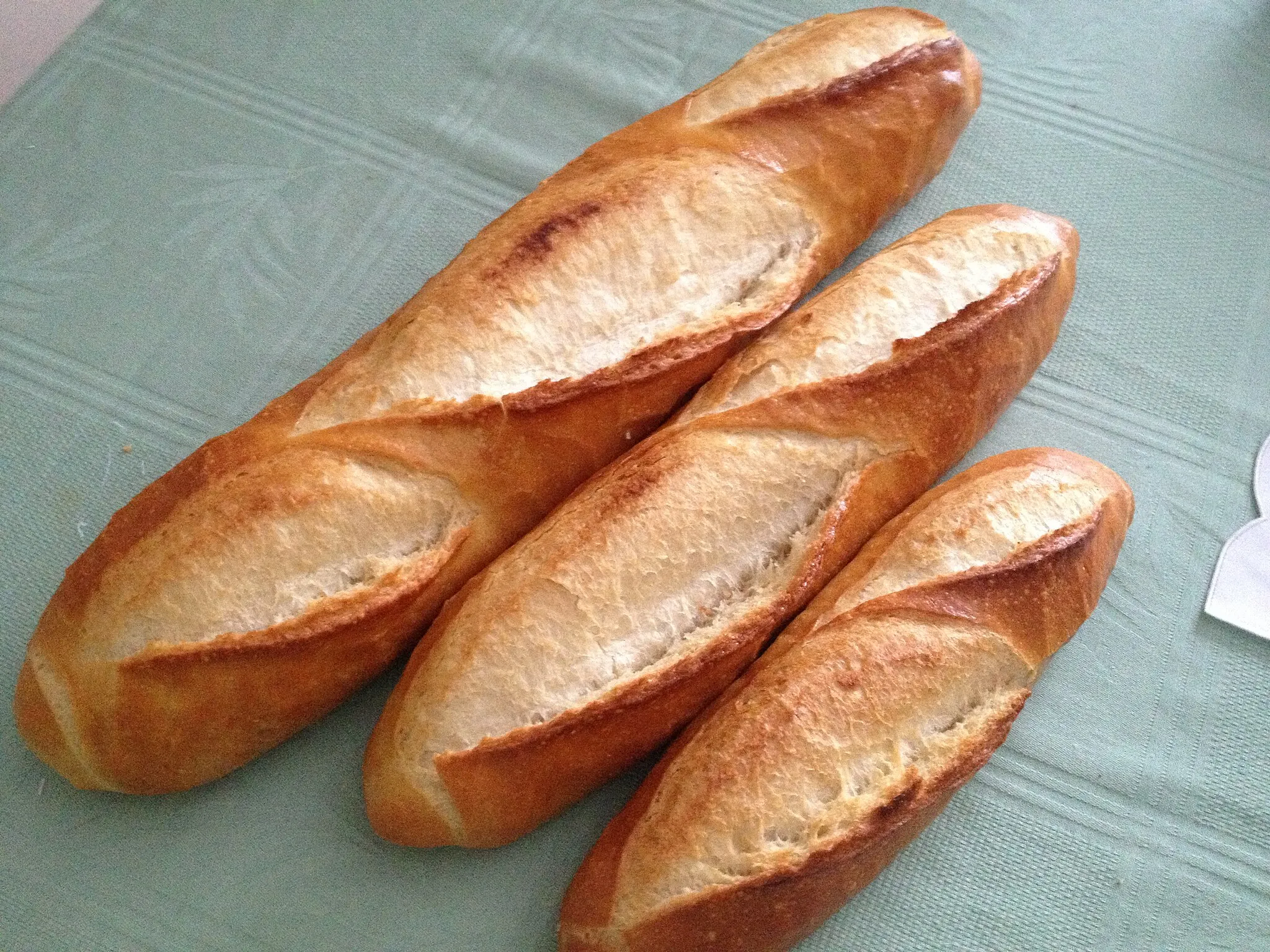 Photo showing: Bánh cỡ nhỏ,trung và đại