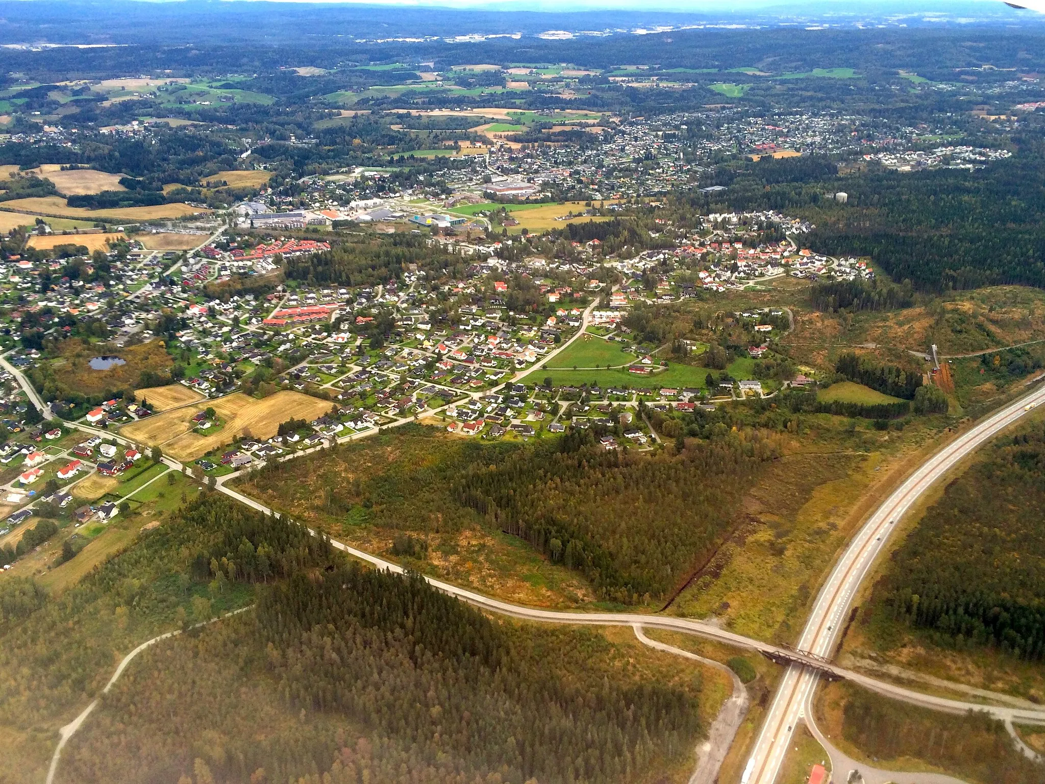 Photo showing: Sagmoen and Råholt in Eidsvoll municipality, Norway. 21st September, 2015.