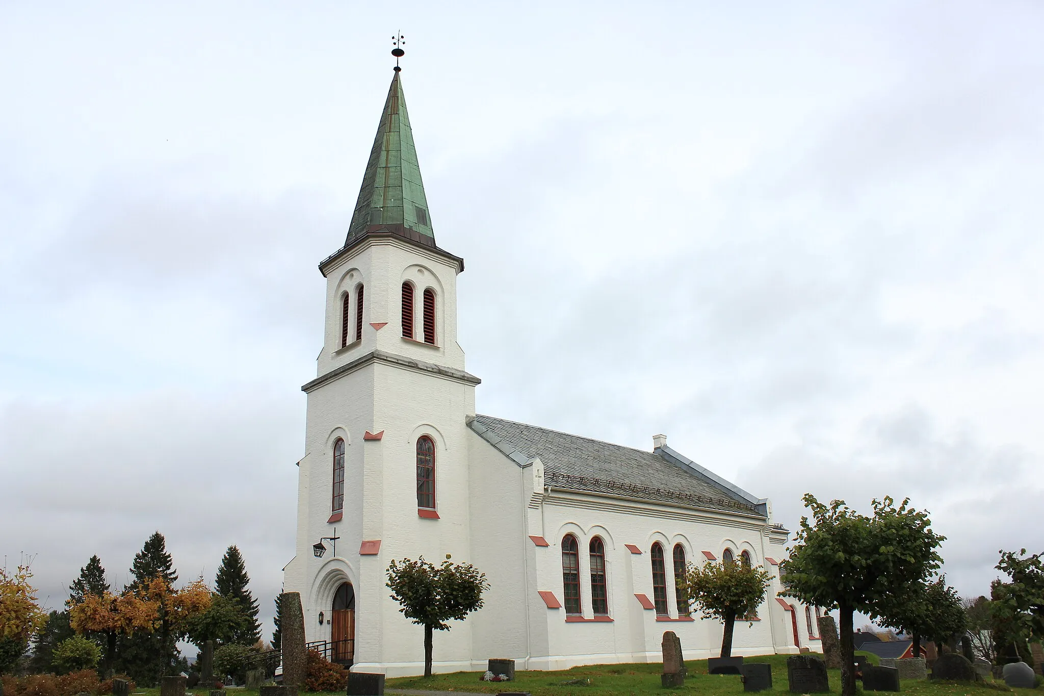 Photo showing: Råholt church in Akershus, Norway.