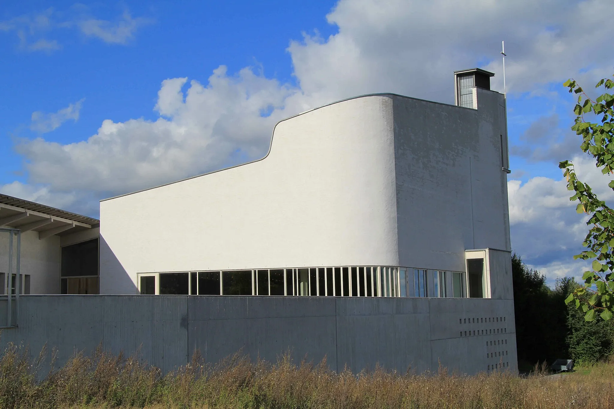 Photo showing: Vardåsen church in Asker, Norway