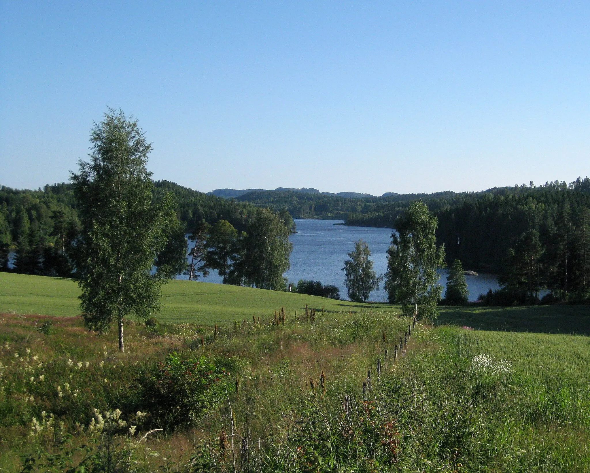 Photo showing: Øymarksjøen is a lake in the municipalities of Aremark and Marker in Østfold county, Norway.
