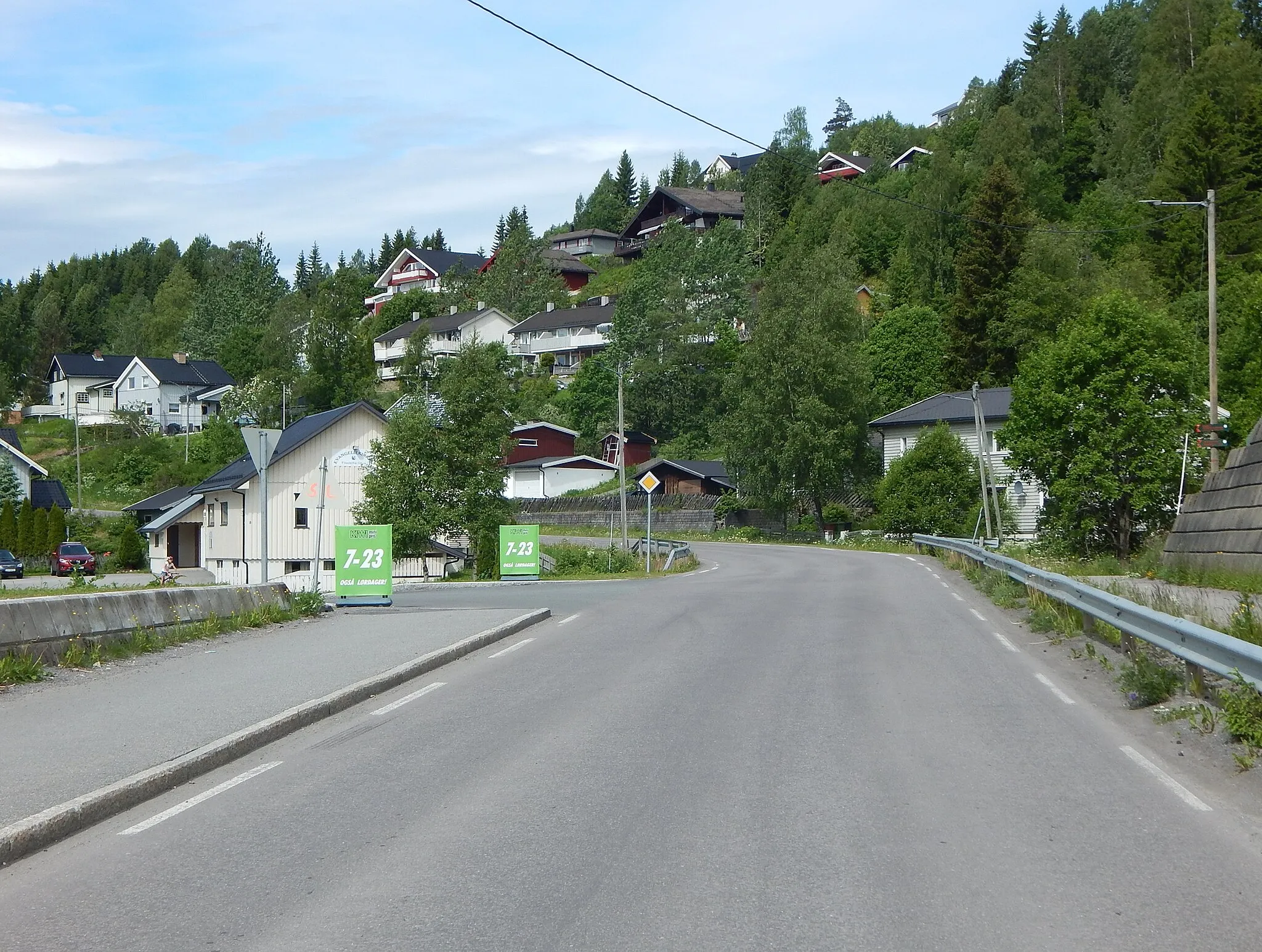 Photo showing: Myllavegen (fylkesvei 2284, tidl. FV12) i Grua