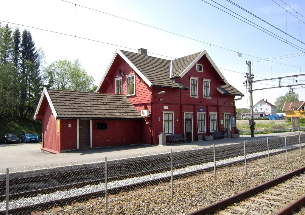 Photo showing: Tomter station on the Østfold line