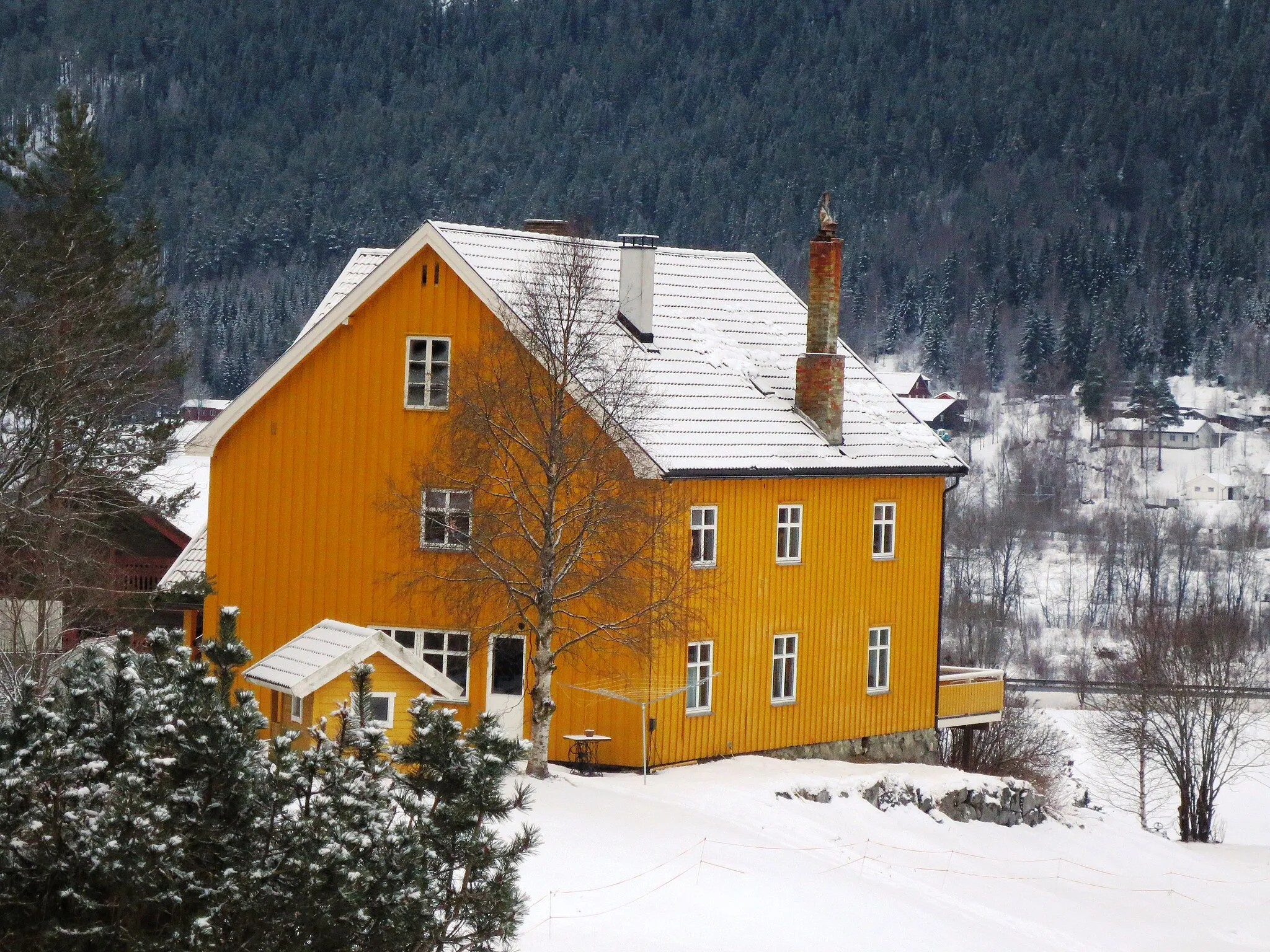 Photo showing: Nubgården ligger umiddelbart sør for Torpo kirkested i Ål kommune, Hallingdal (Buskerud)