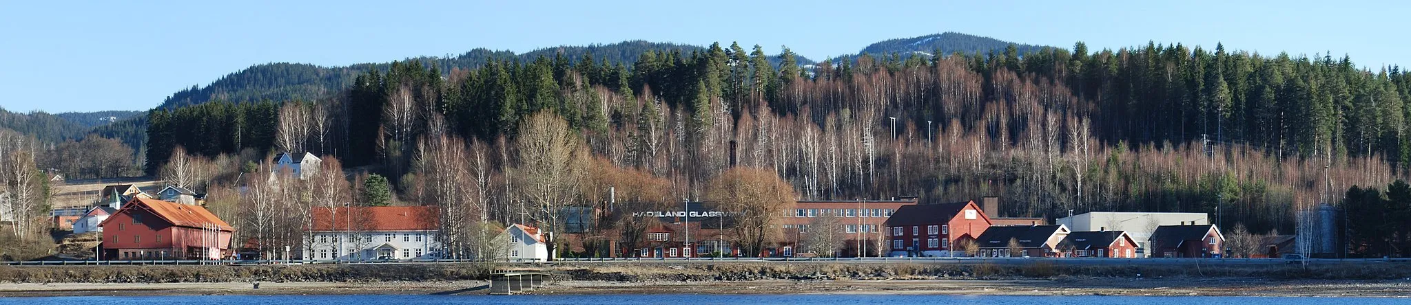 Photo showing: Panorama of Hadeland Glassverk in Jevnaker, Oppland, Norway