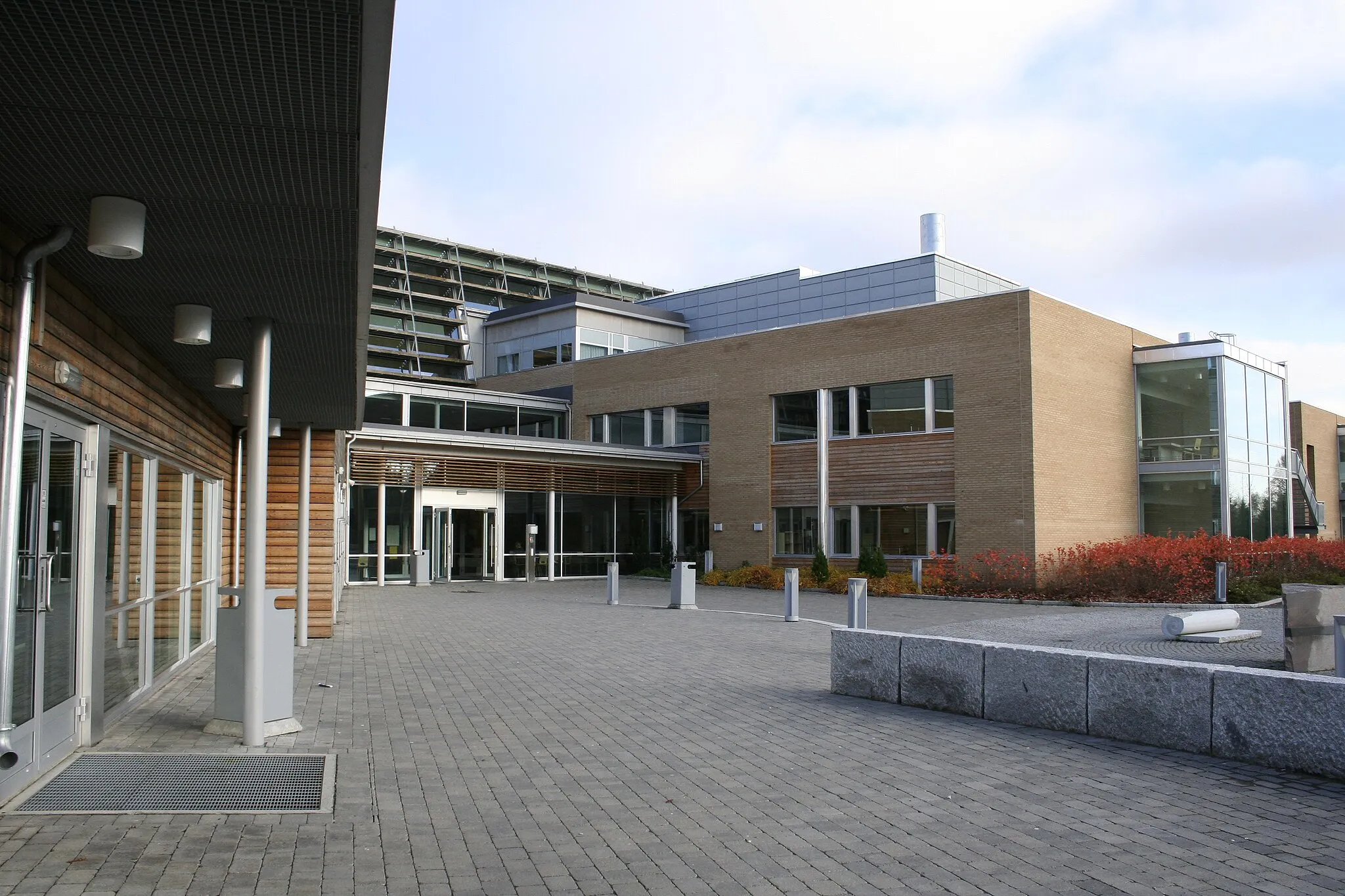 Photo showing: Nannestad videregående skole, skolebygget