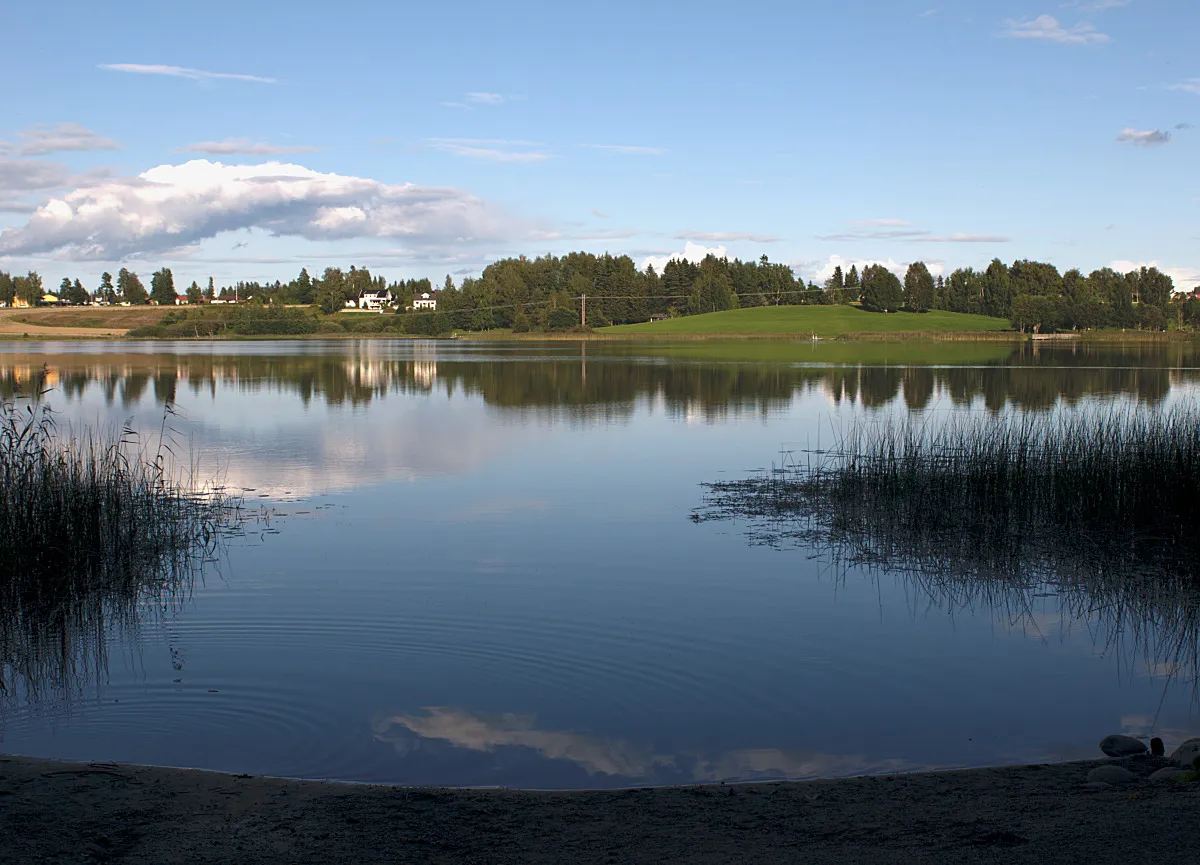 Photo showing: Nordytjernet ved Jessheim, mot badestranden.