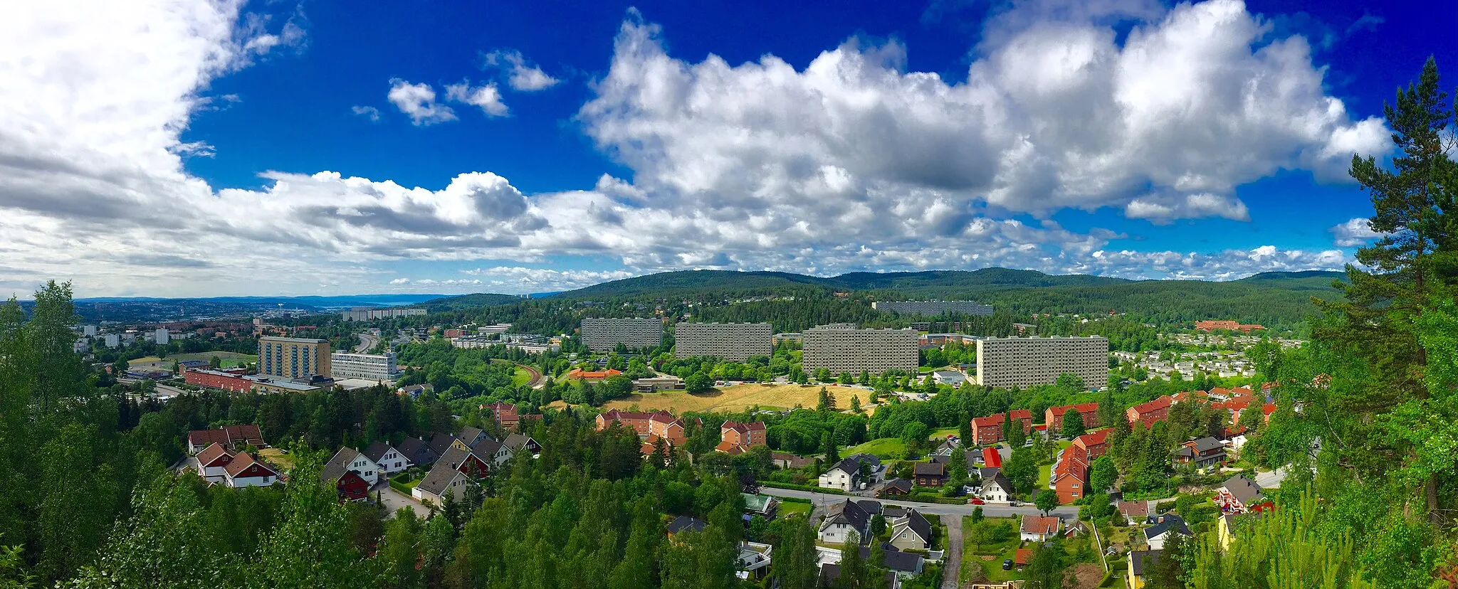 Photo showing: Grorud og Ammerud sett fra Romsås