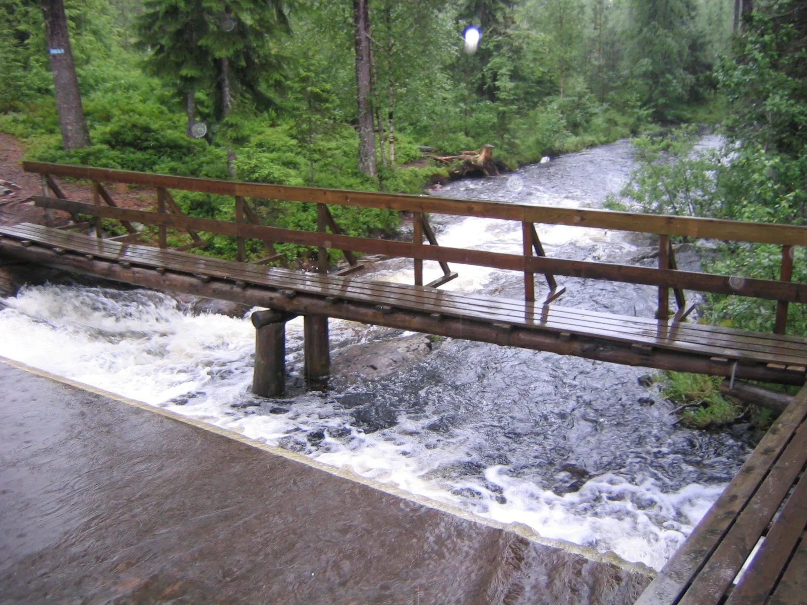 Photo showing: Det går mot flom- selv om det burde vært stekende varmt og solskinn.