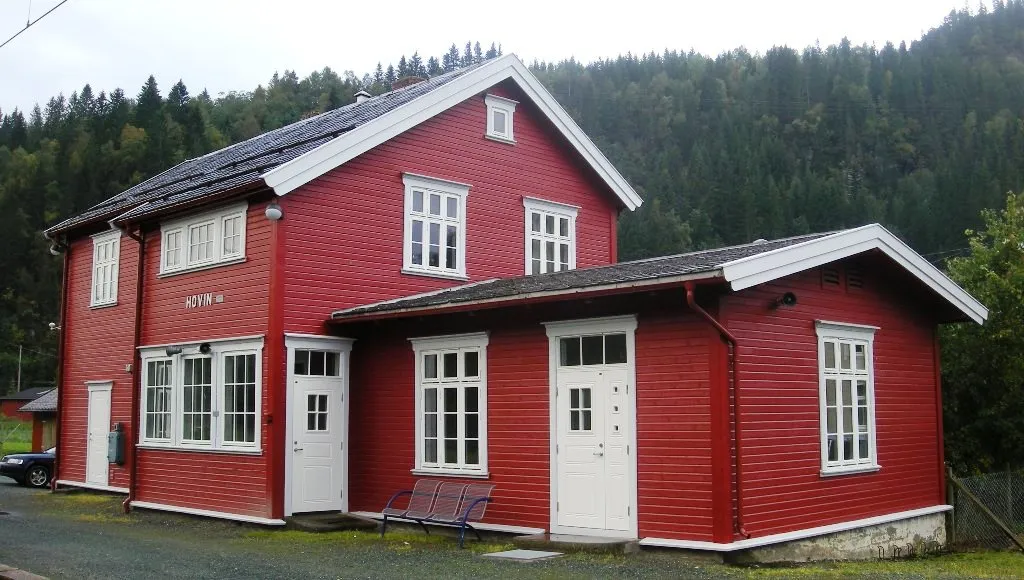 Photo showing: Hovin station on the Dovre and Røros lines (Sør-Trøndelag, Norway)