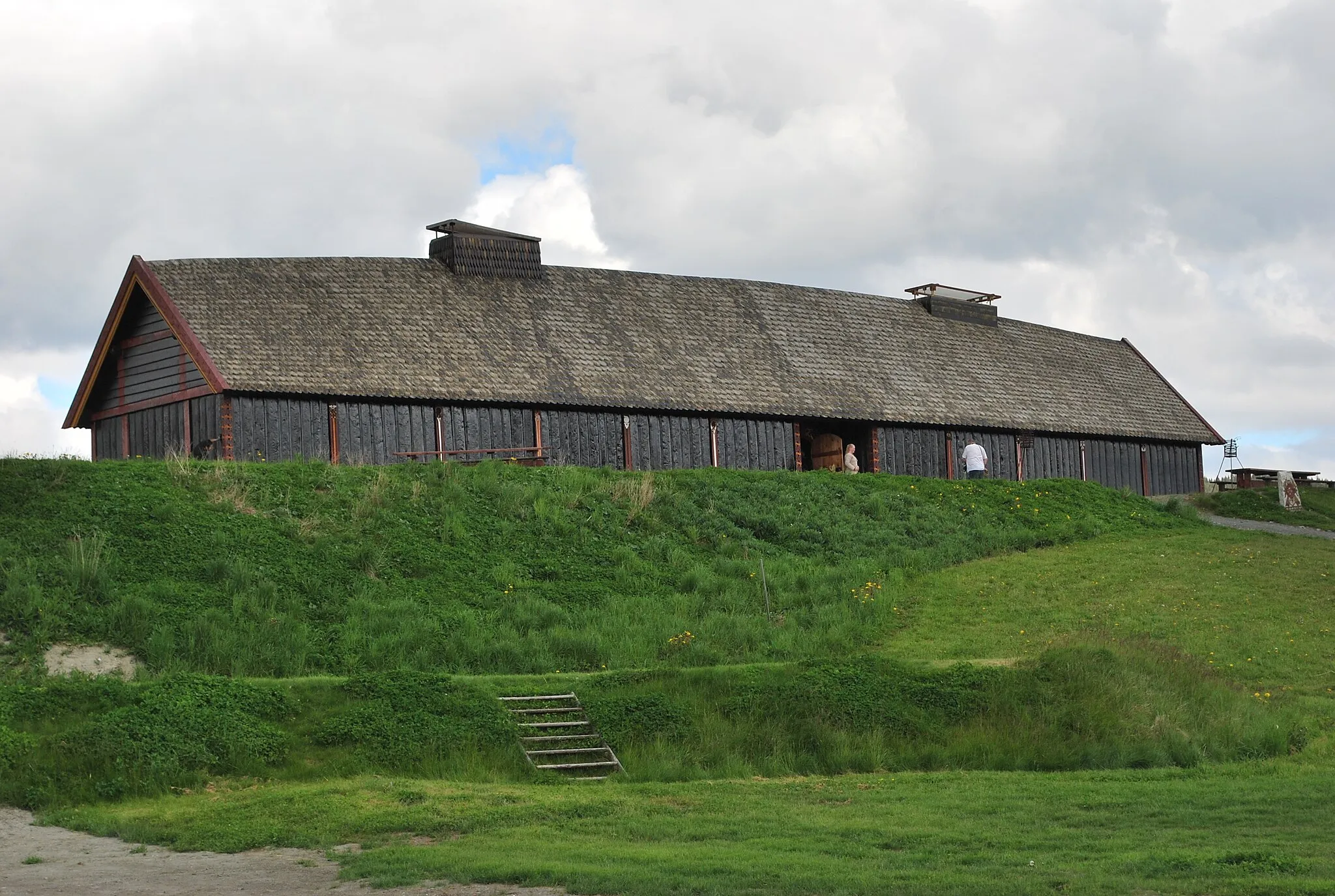 Photo showing: Langhuset på middelaldergården Stiklastadir - en del av Stiklestad Nasjonale Kultursenter