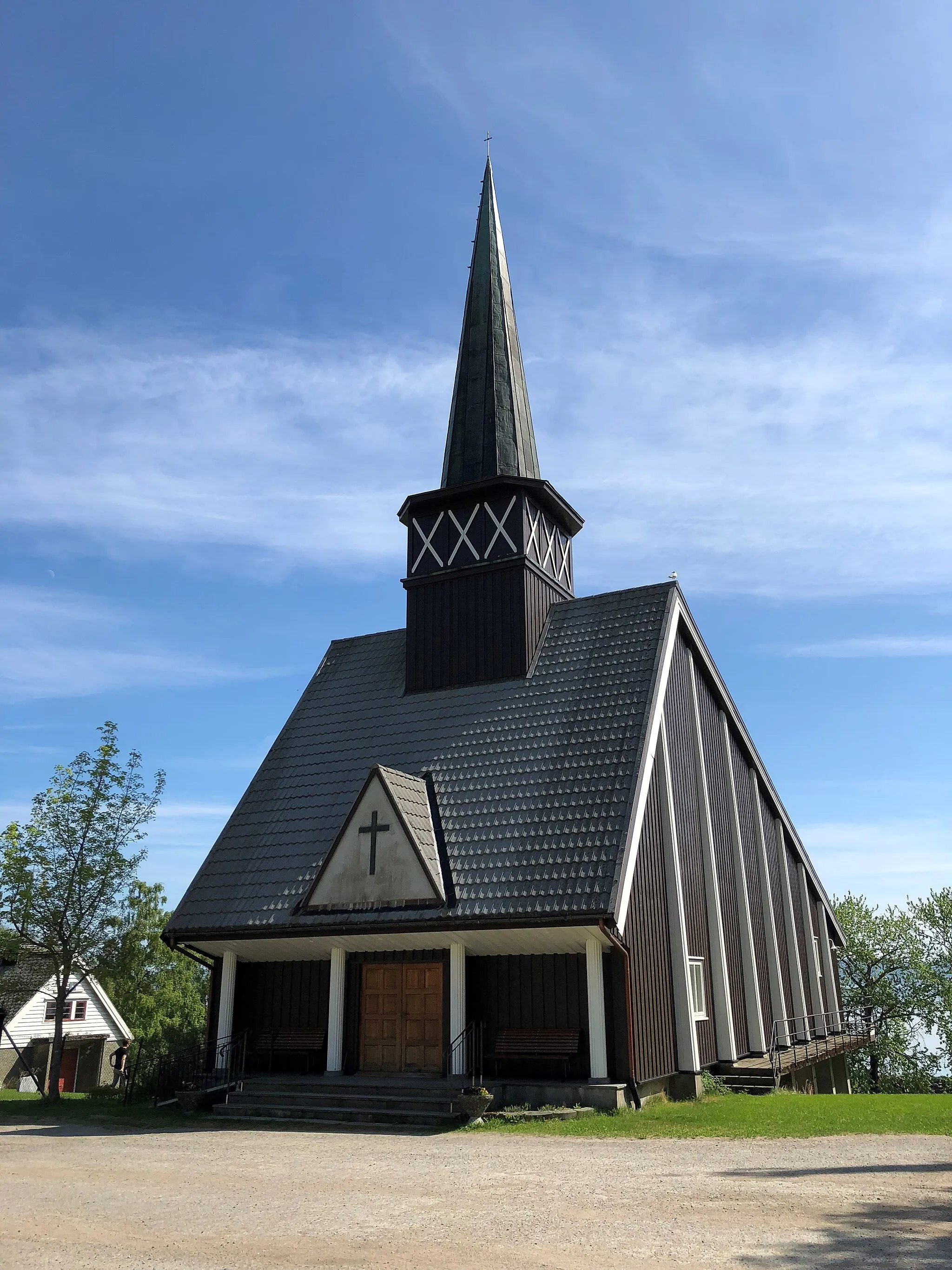 Photo showing: Follafoss Church in Follafoss, Trøndelag, Norway. Built 1954.