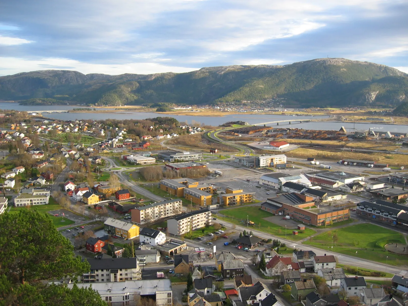 Photo showing: Namsos from klompen