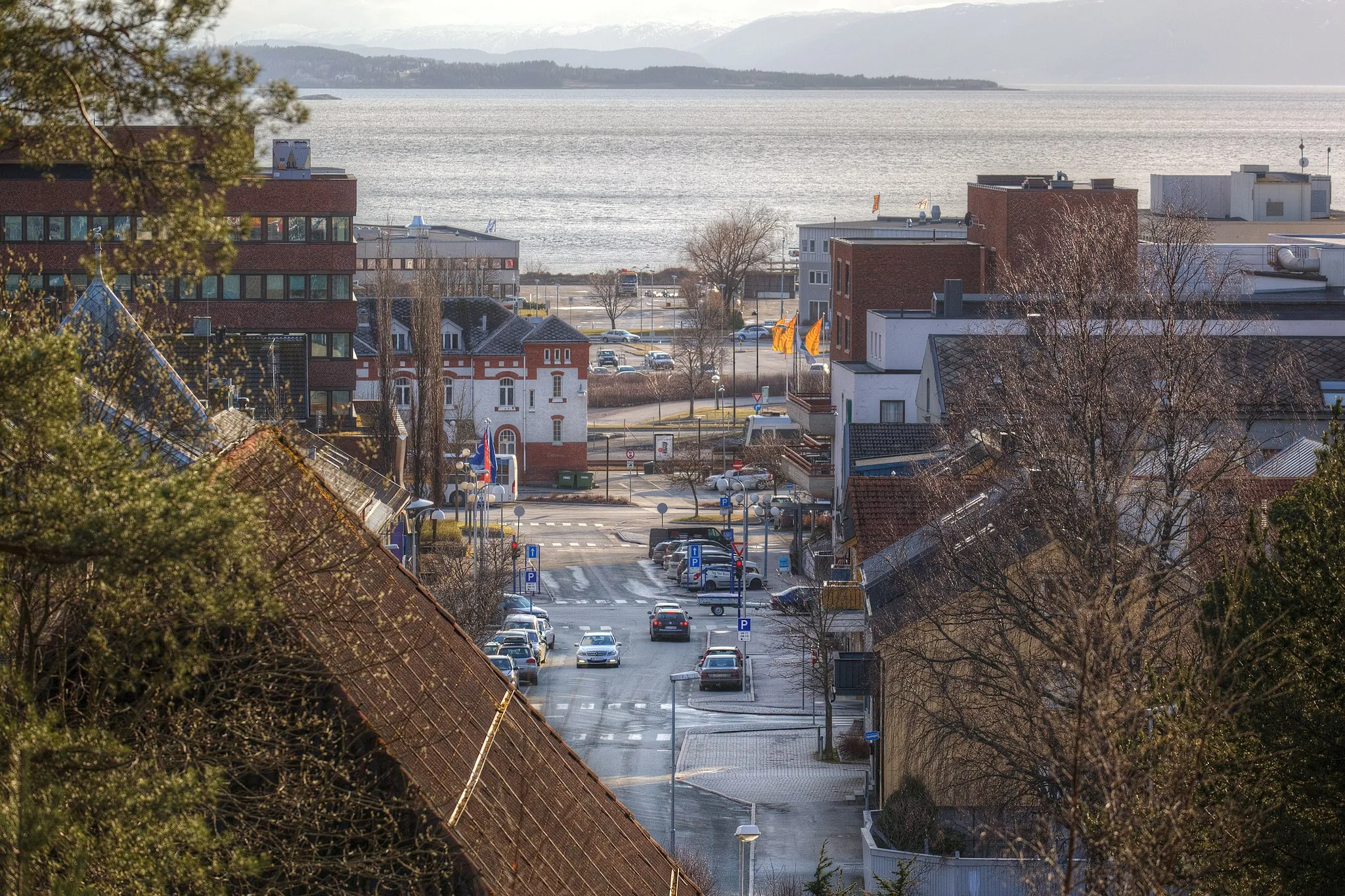 Photo showing: Steinkjer and the Beitstad fjord.