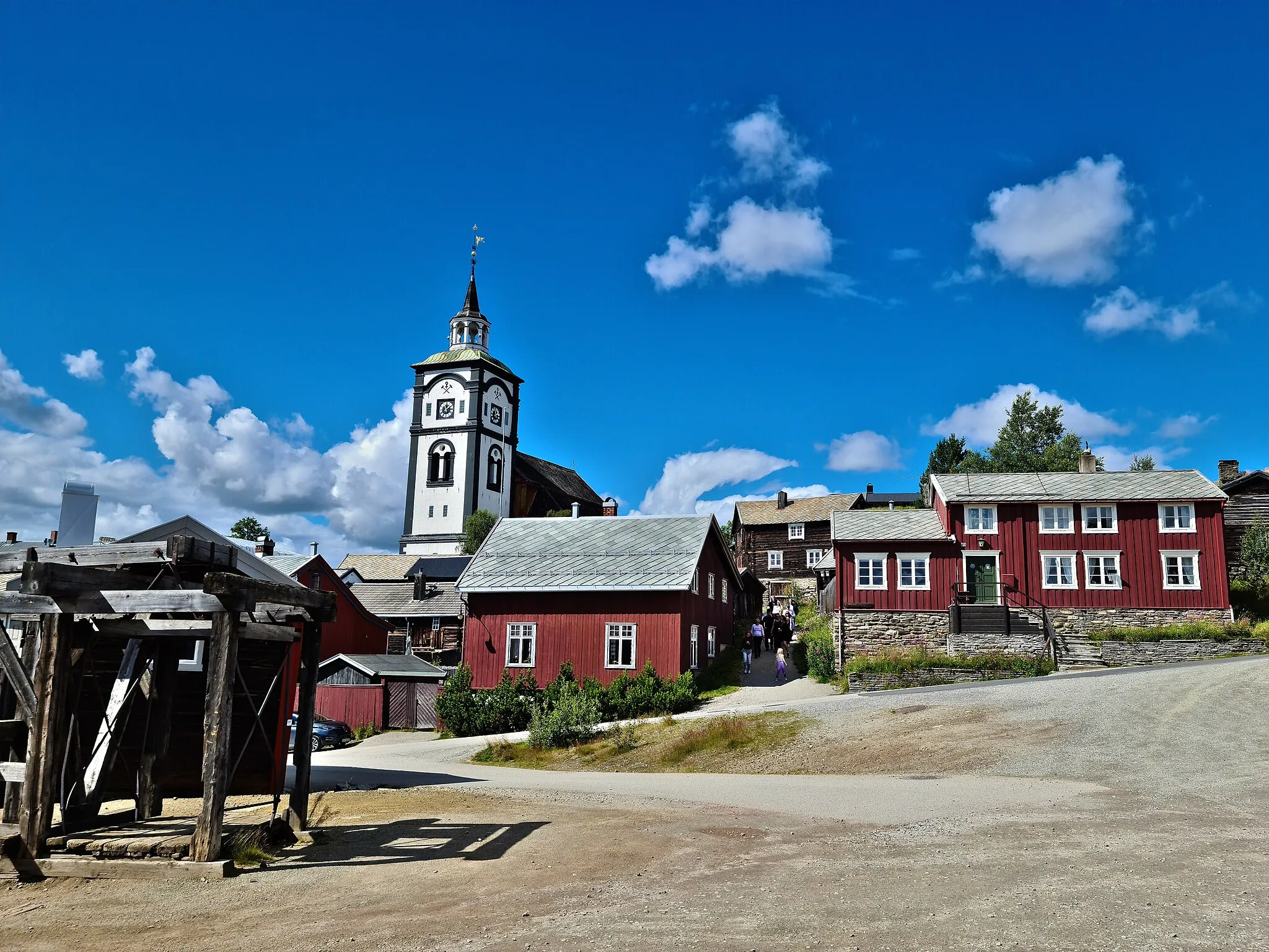 Photo showing: Stangvekta på Malmplassen i Røros , Trøndelag