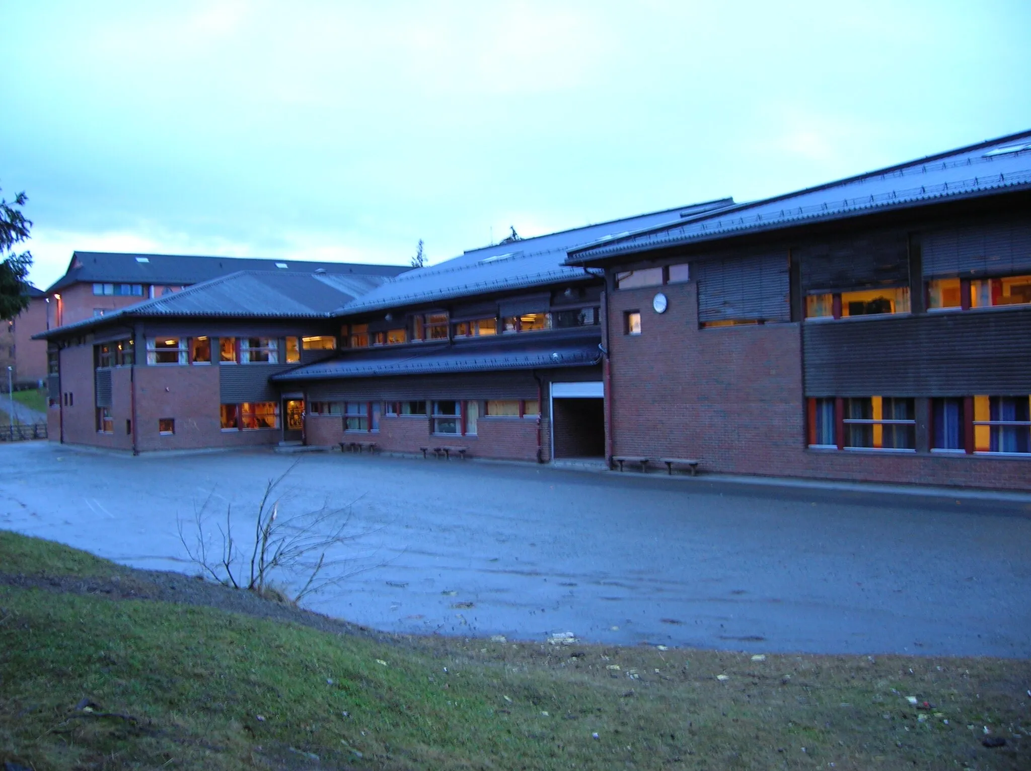Photo showing: Picture of Flatåsen skole in Trondheim, Norway