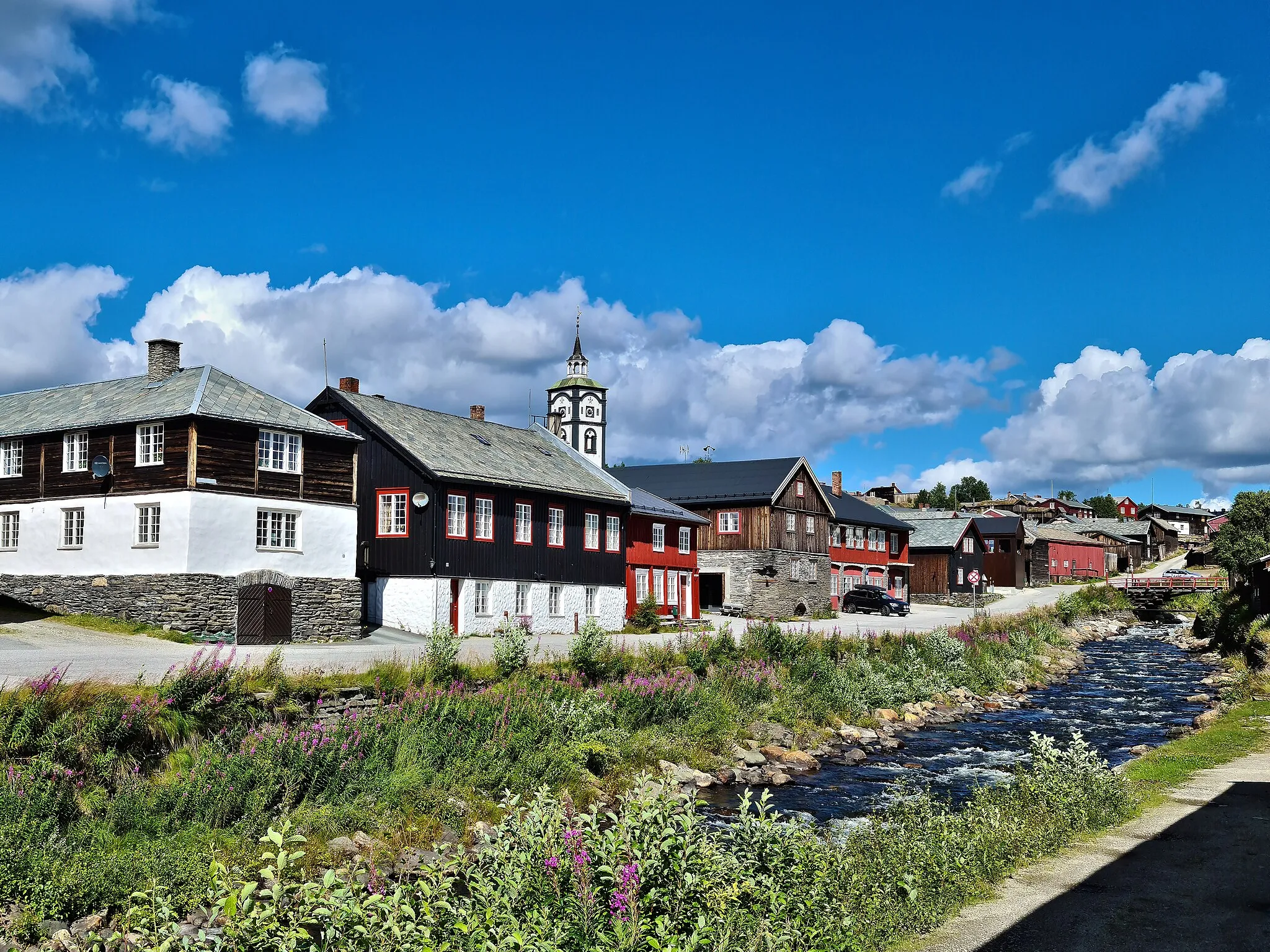 Photo showing: Røros og Hitterelva, Bergstaden Ziir, Trøndelag, Norway