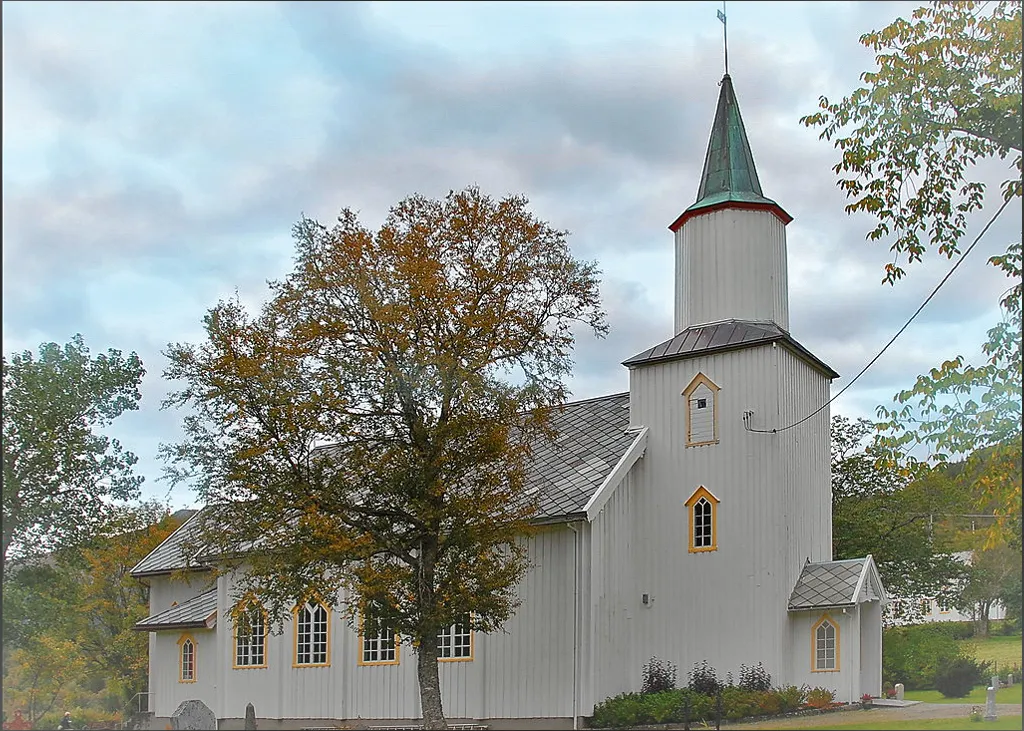 Photo showing: Gravvik kirke