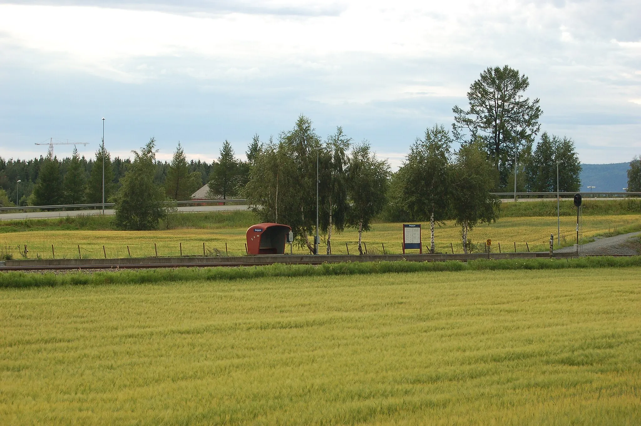 Photo showing: Bergsgrav Station, Norway on Nordlandsbanen. Note: This is not Verdal Station