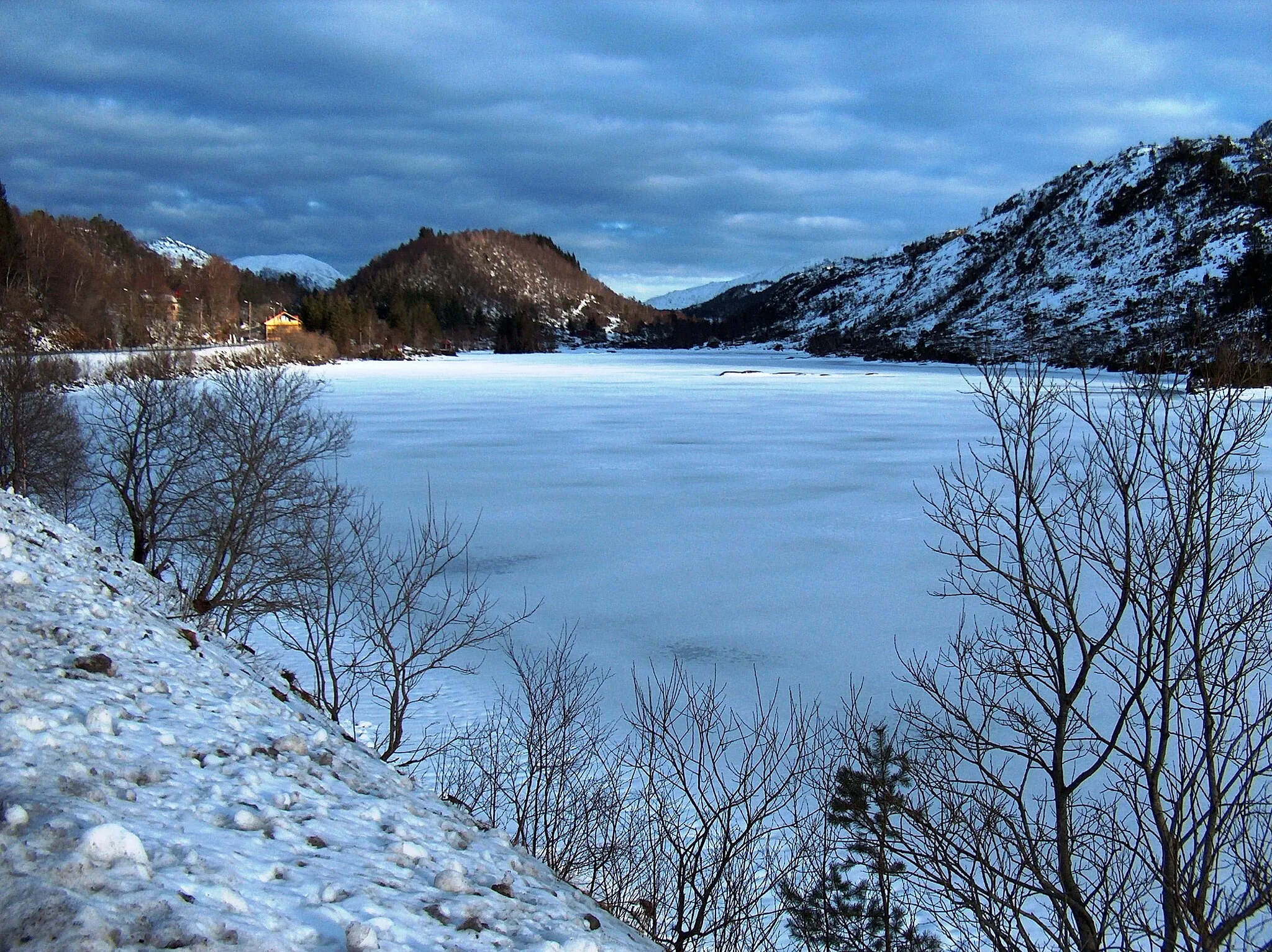 Photo showing: Langavatnet Gullbotn