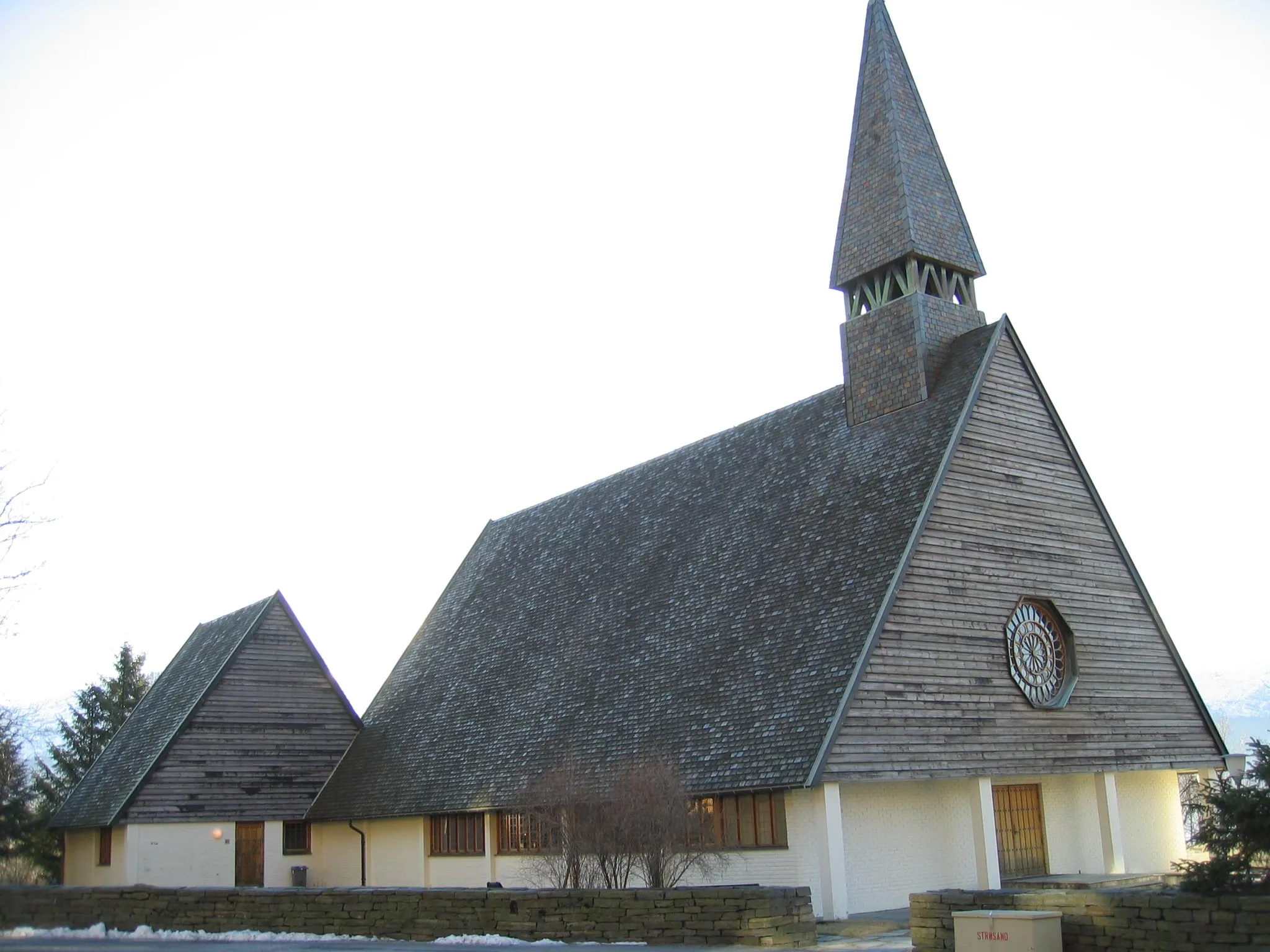 Photo showing: Ålvik kyrkje, Hordaland, Norway.