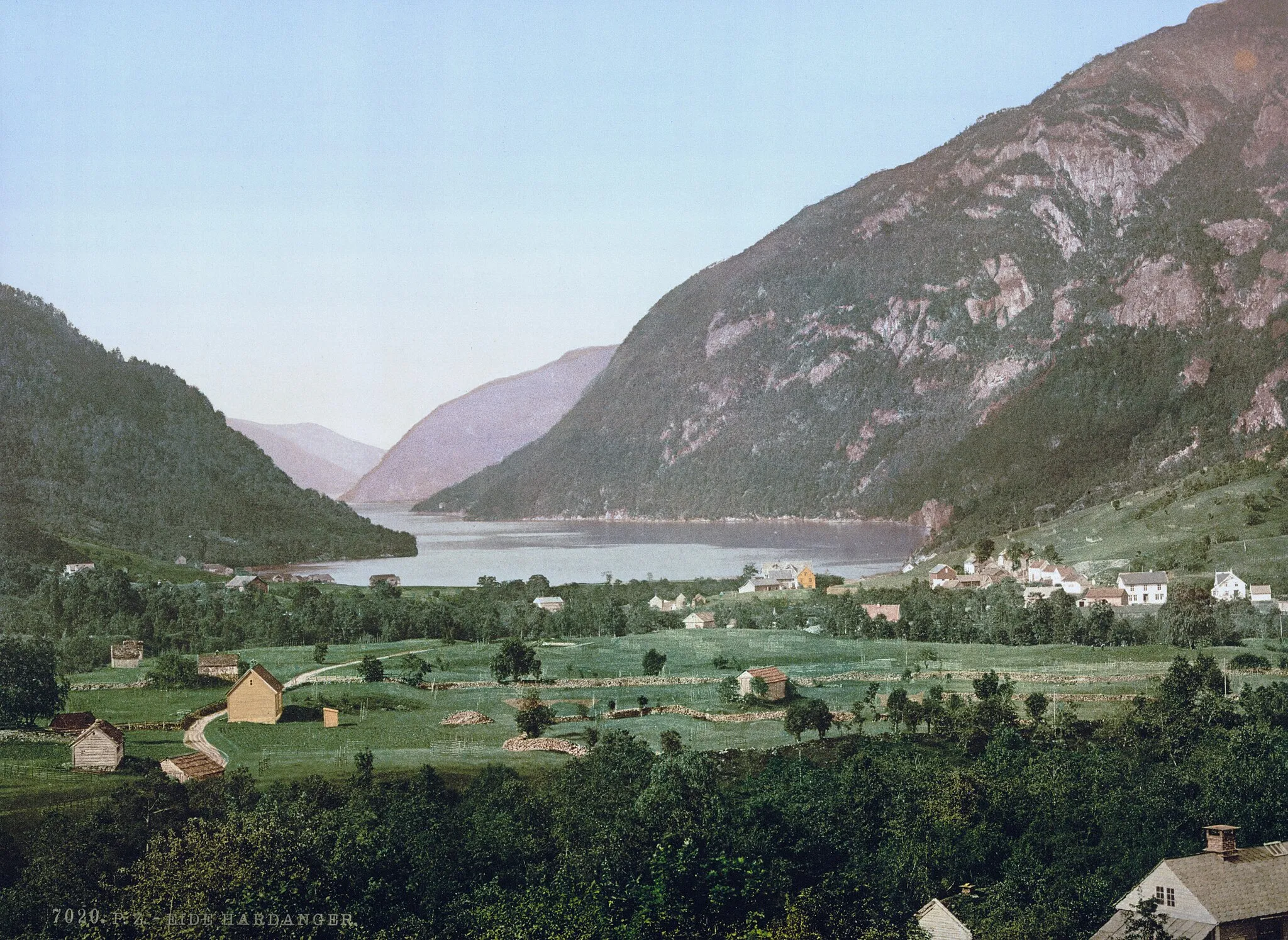 Photo showing: Eide Hardanger, Hardanger Fjord, Norway