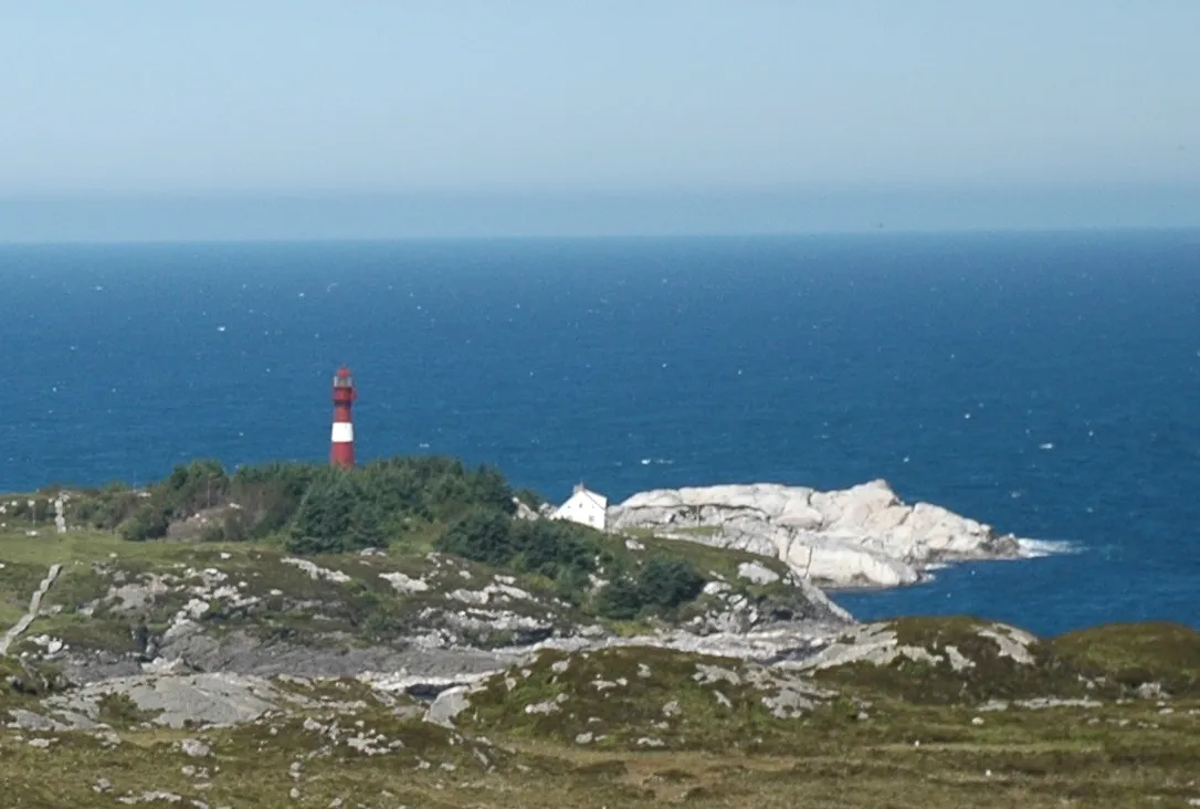 Photo showing: Slåtterøy lighthouse, located in southern Hordaland County, Norway