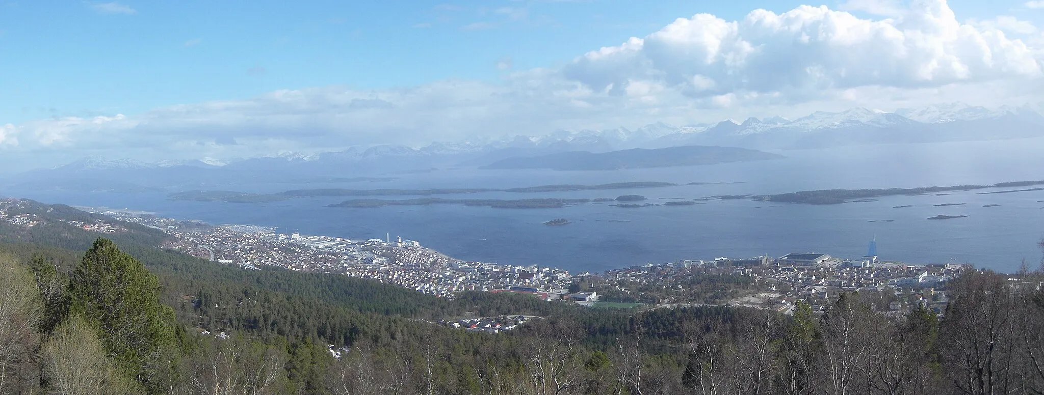 Photo showing: View from Varden