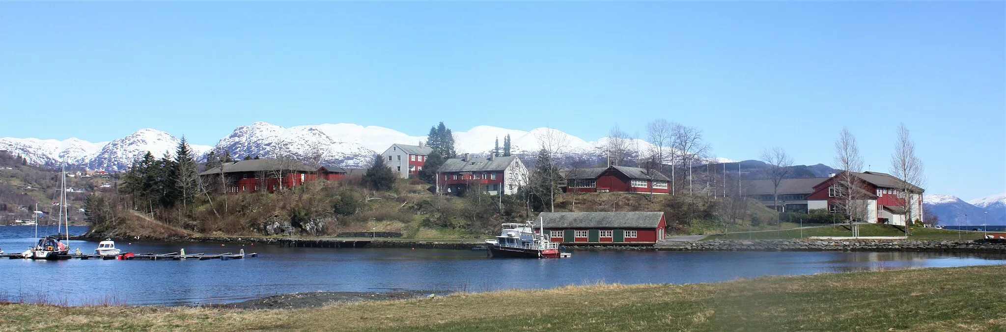 Photo showing: Framnes kristne vidaregåande skule i Norheimsund