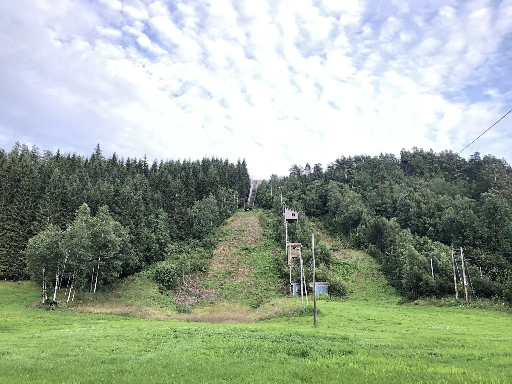 Photo showing: Hoppbakke ved Skårdalsvegen, nord for Øystese i Kvam kommune