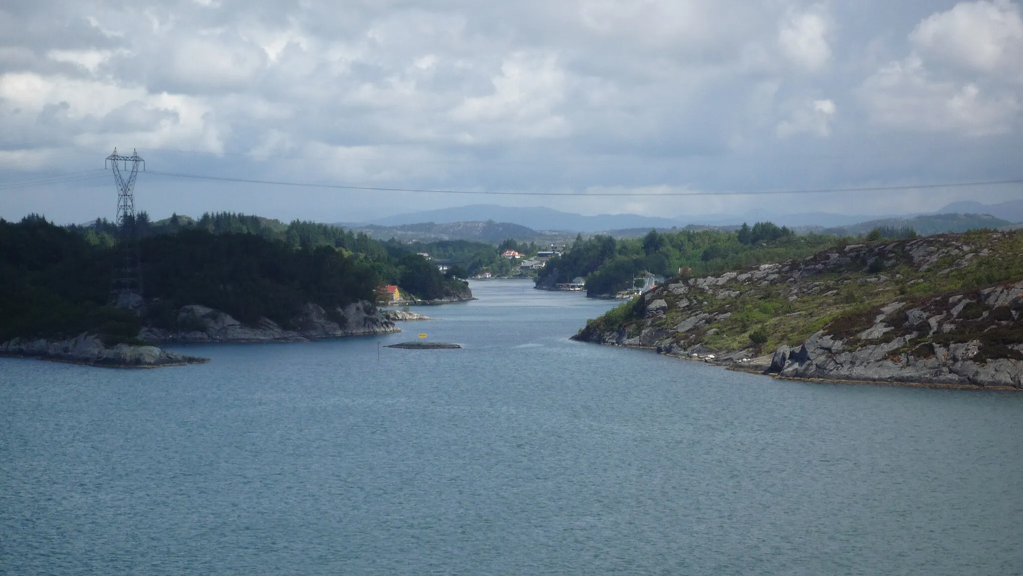 Photo showing: Låvesundet sett frå Karmsundet