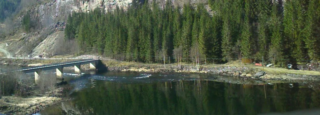 Photo showing: The end of the lake "Evangervatnet" where it meets the river "Bolstadelva".