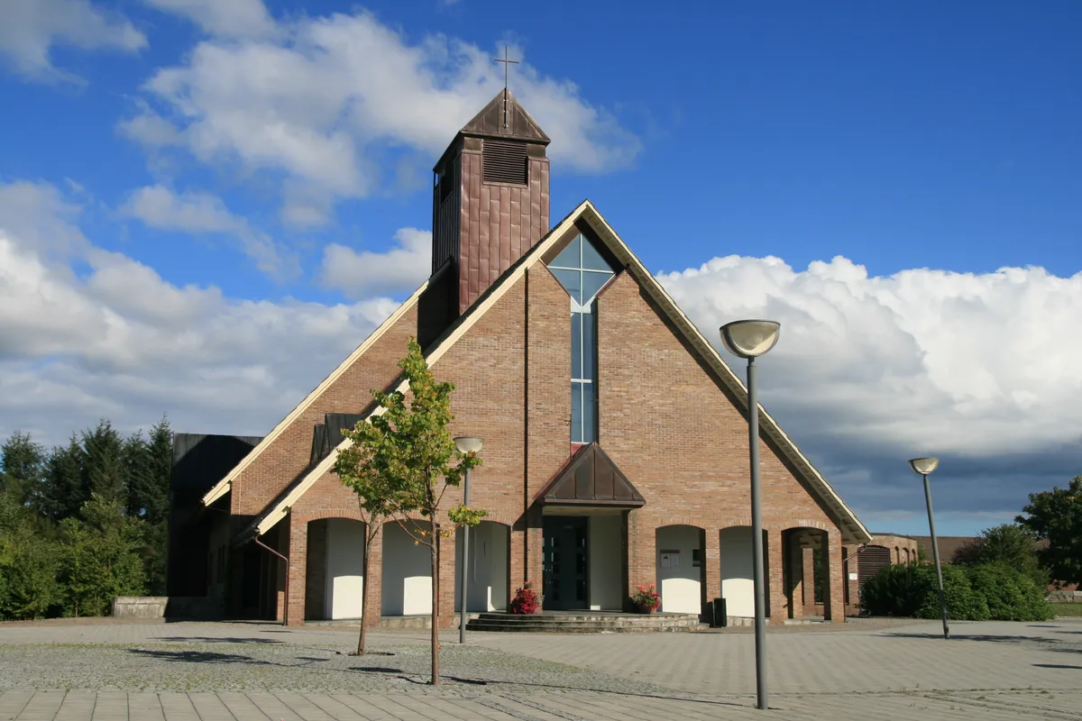 Photo showing: Aksdal kirke