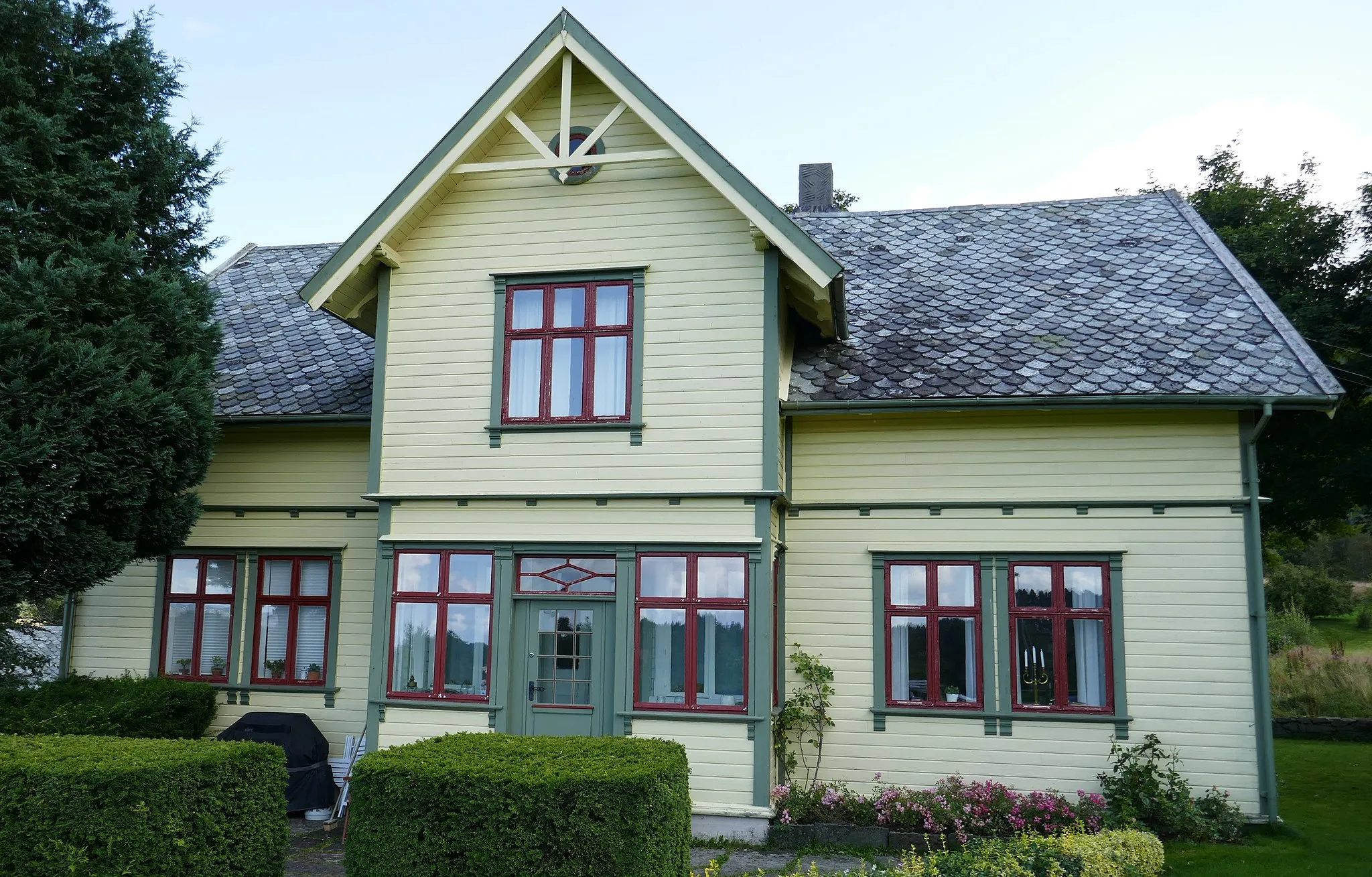 Photo showing: Home of composer Fartein Valen in Valevåg, Norway