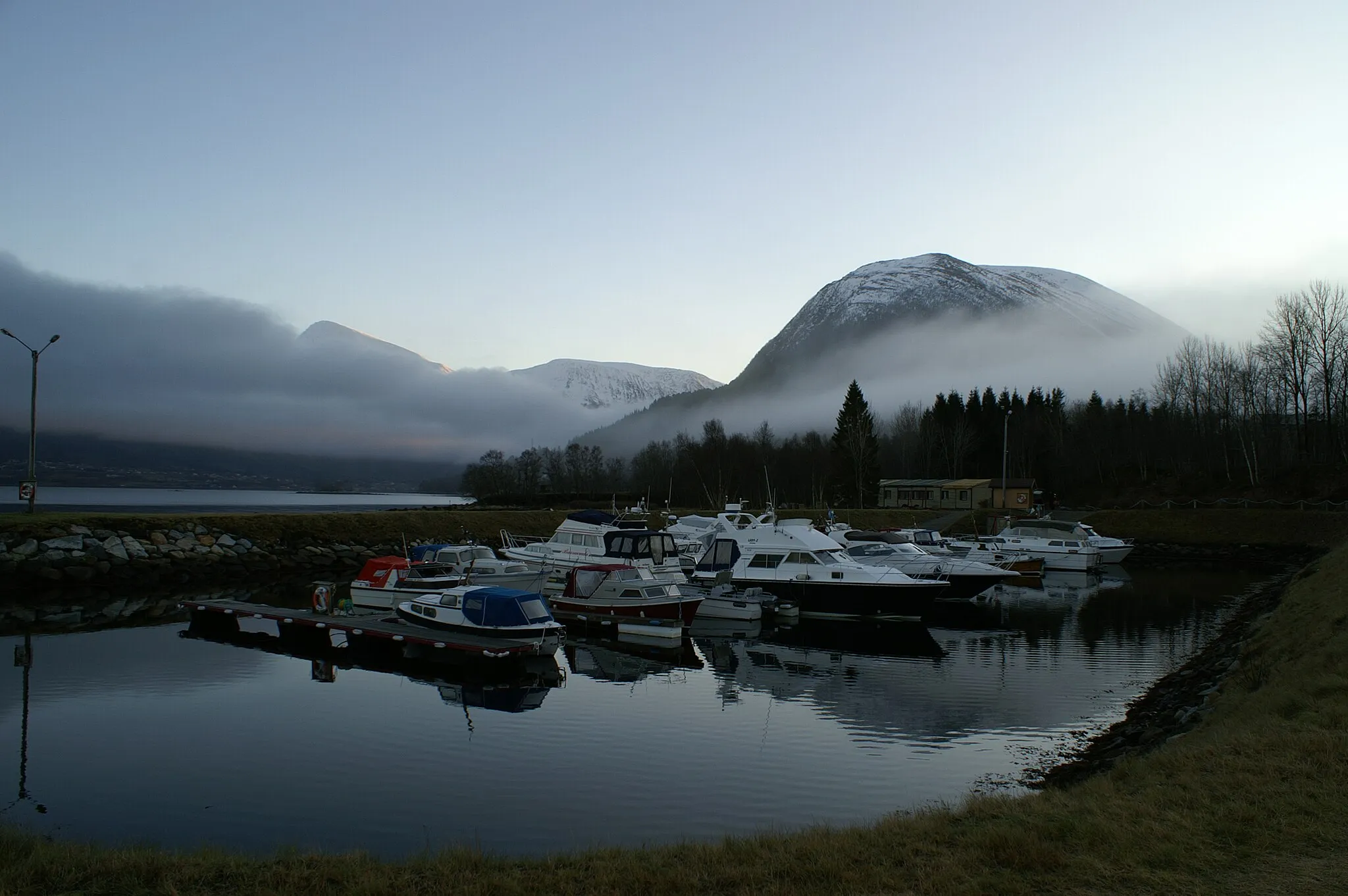 Photo showing: Fiksdal Harbour