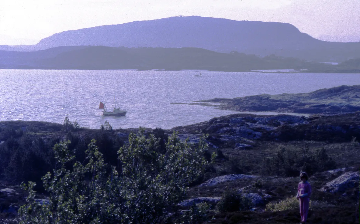 Photo showing: Kvernberget mountain seen from west