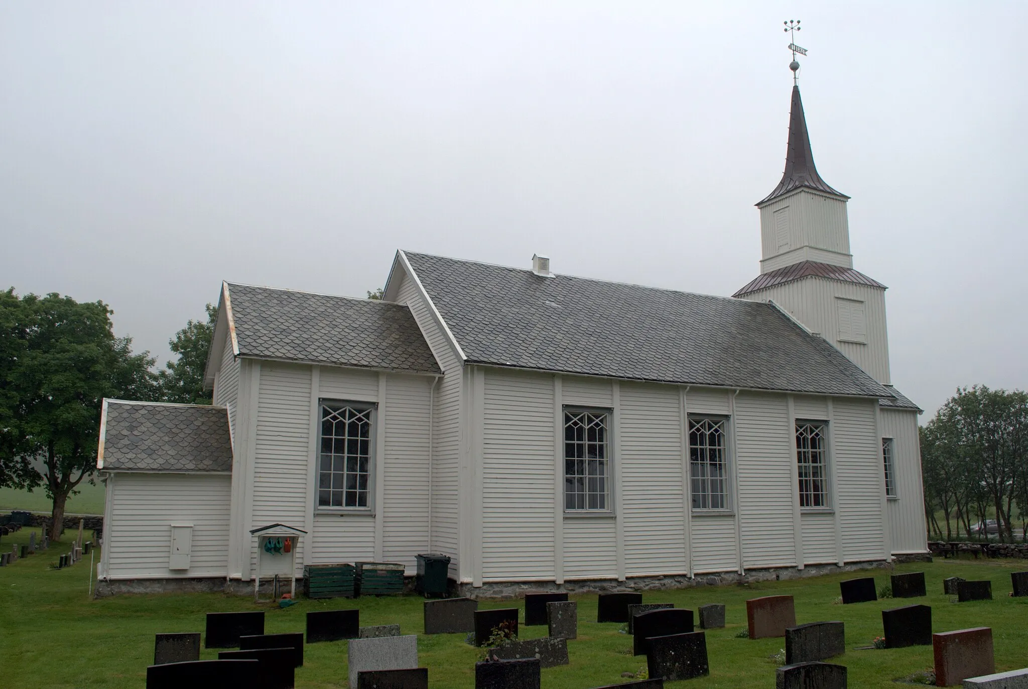 Photo showing: Hustad kirke i Fræna, Møre og Romsdal.