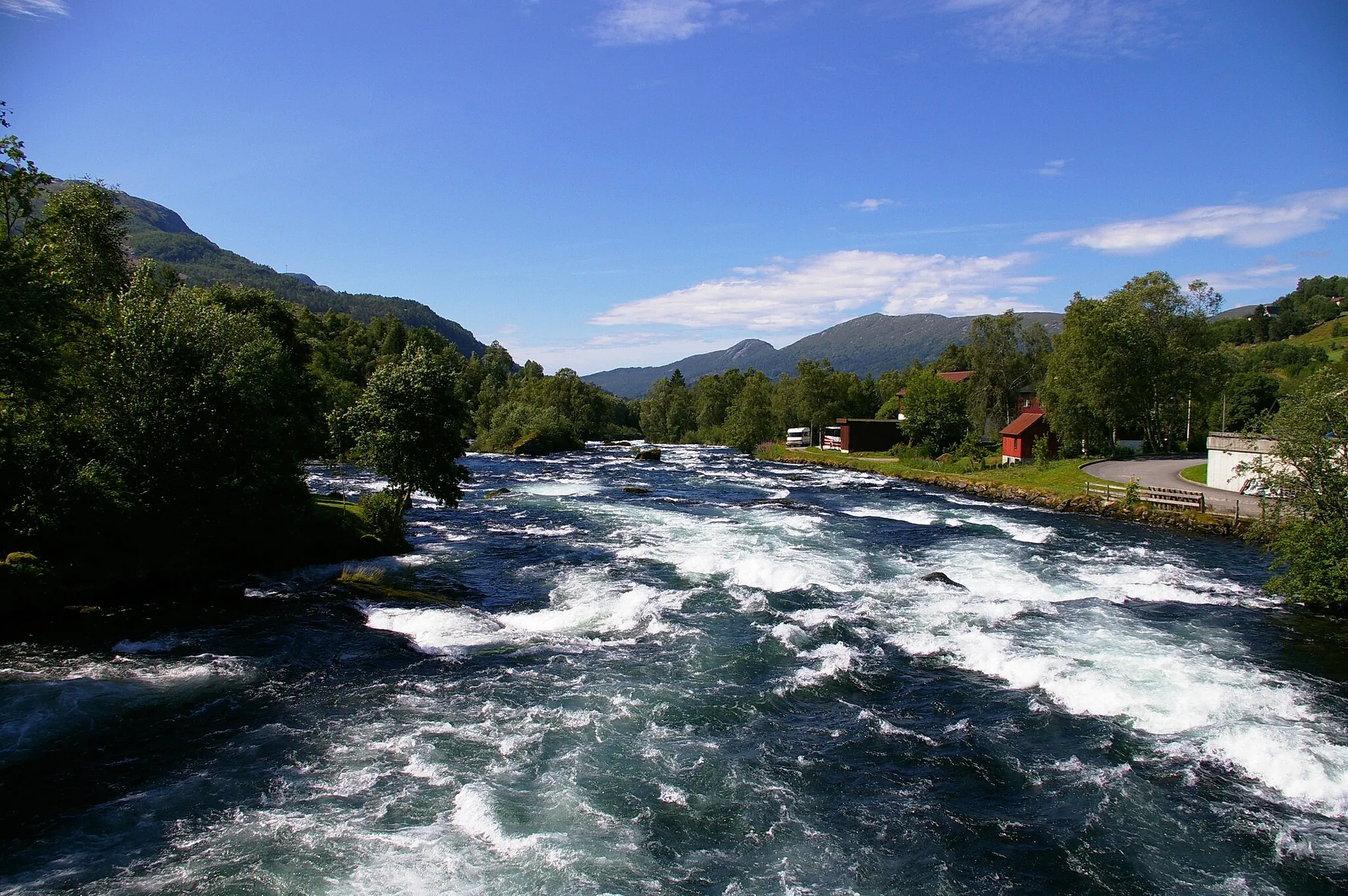 Photo showing: Jølstra River at Vassenden in Jølster, Sogn og Fjordane, Norway.