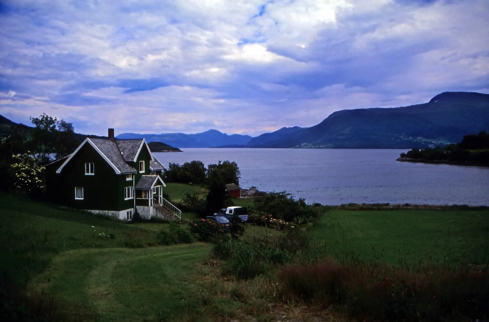 Photo showing: Irgendwo am Moldefjord in der Nähe von Molde bei der Fahrt nach Kristiansund (Tag 7).